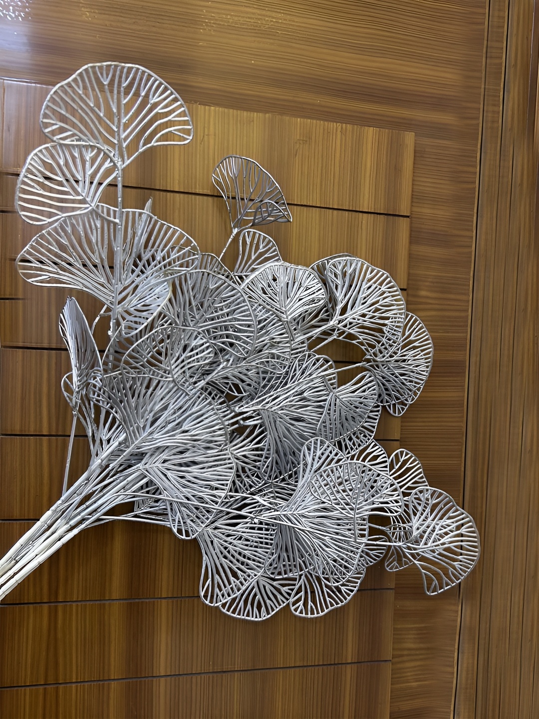 

ARTSY Silver-Toned 4 Pieces Eucalyptus Artificial Flowers