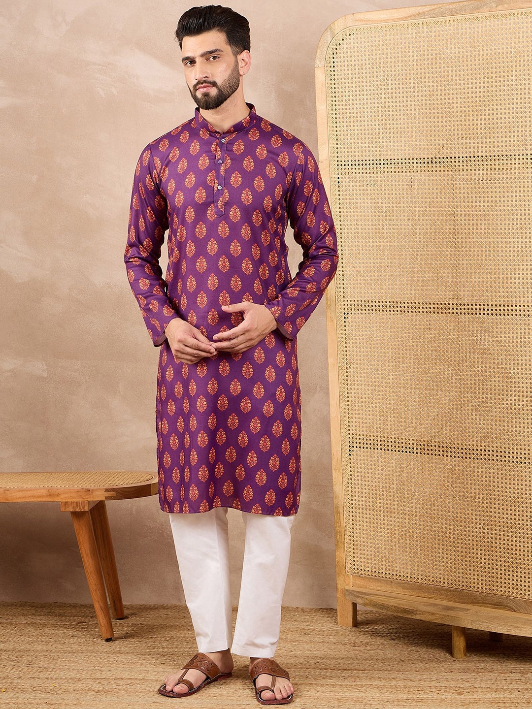 

Sangria Floral Printed Mandarin Collar Pure Cotton Straight Kurta, Burgundy