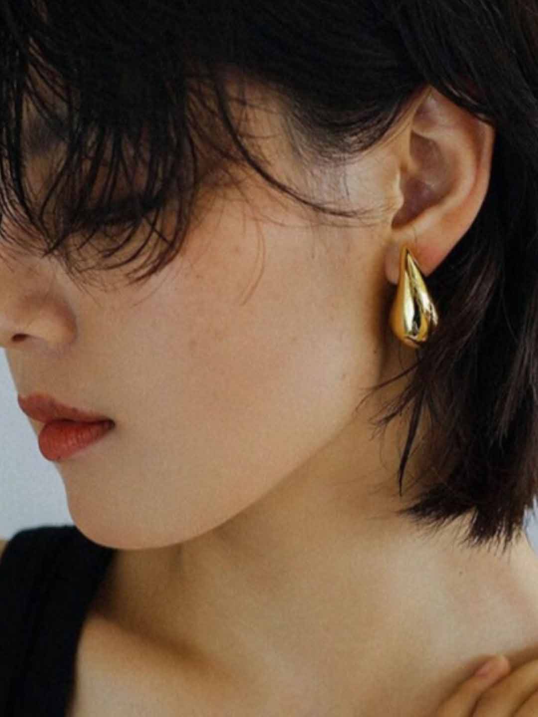 

SUBHAGALANKAR Gold-Plated Teardrop Shaped Studs