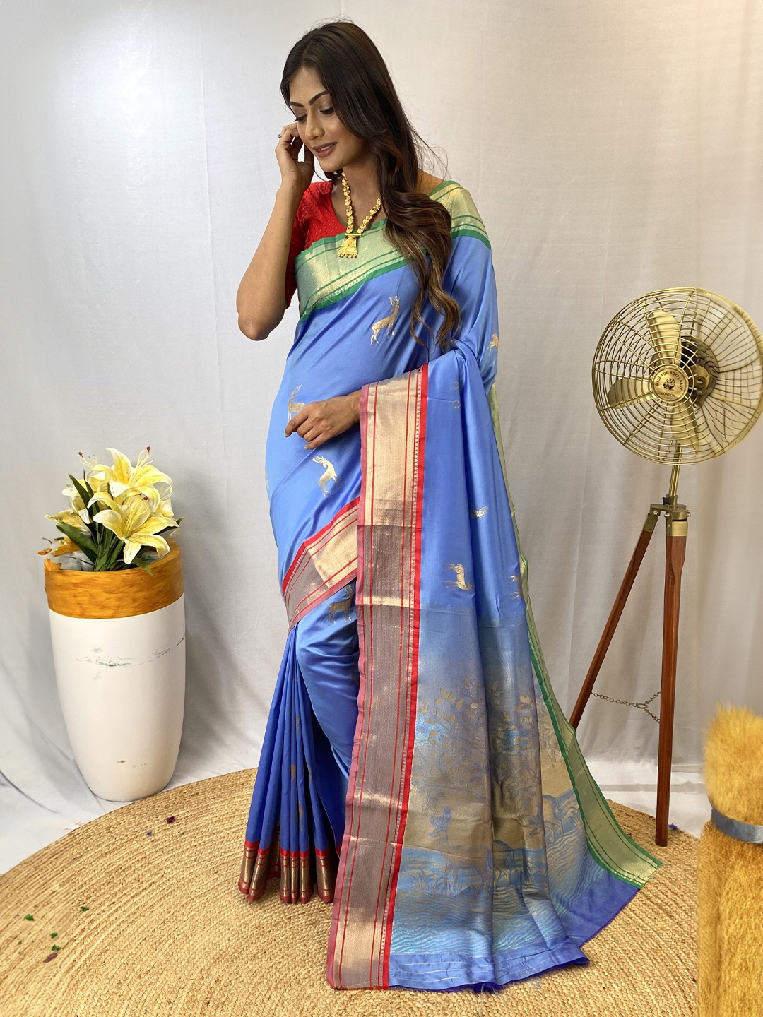 

DEVATITHI Ethnic Motifs Zari Saree, Turquoise blue