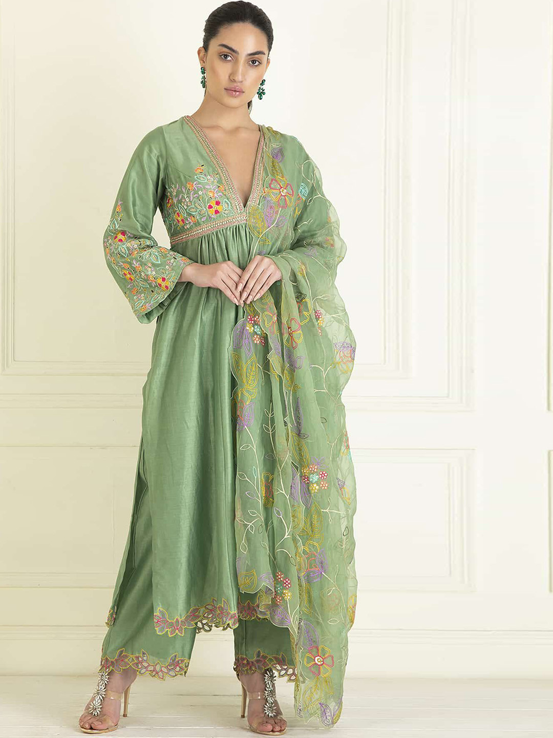

PRIYANKA JAIN Floral Embroidered Empire Pure Cotton A-Line Kurta & Palazzo & Dupatta, Green