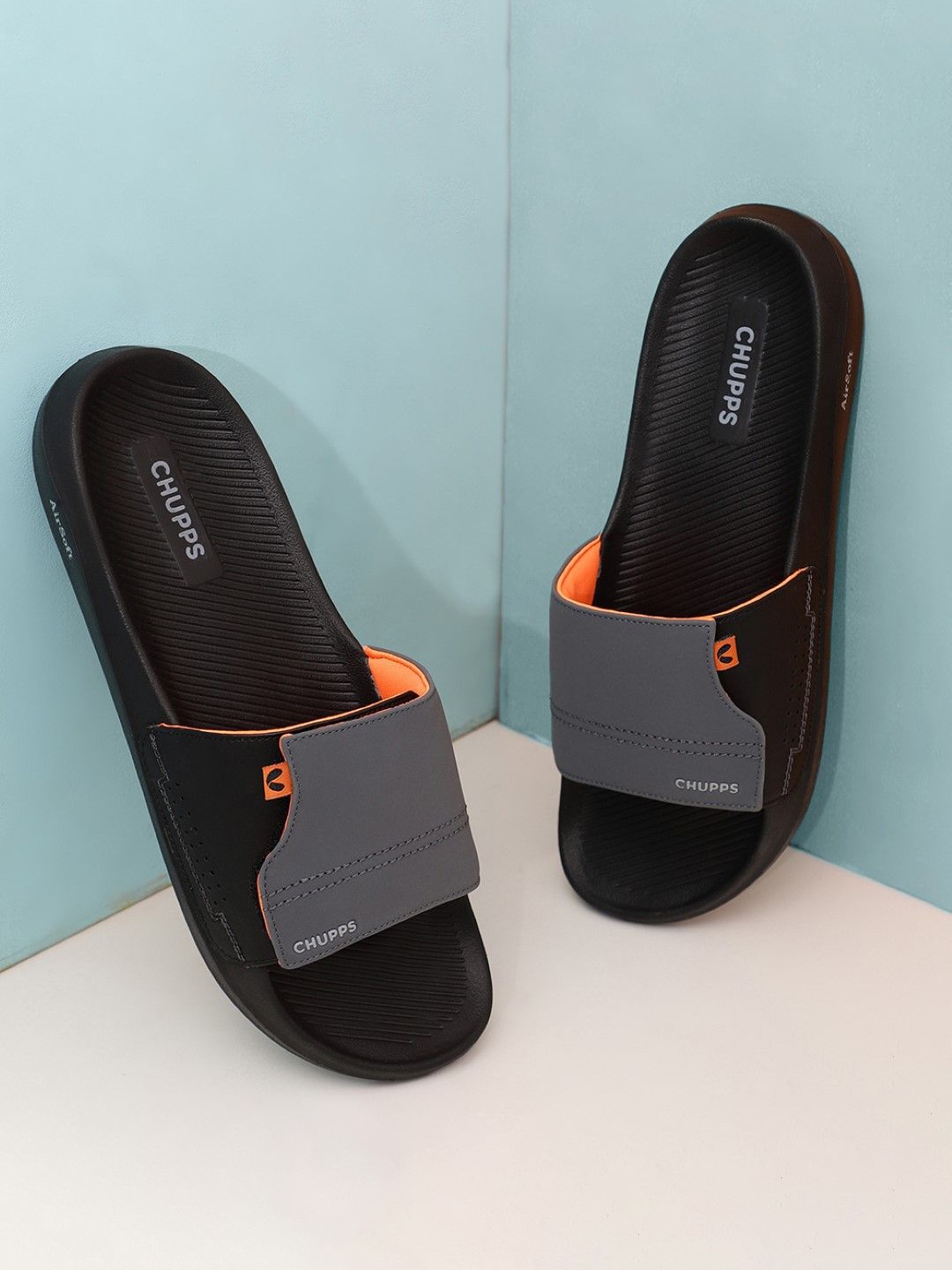 

CHUPPS Men Printed Sliders, Grey