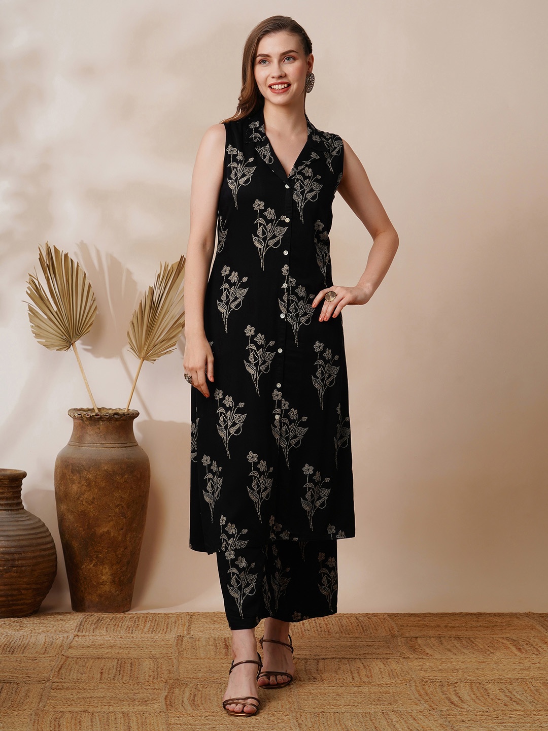 

INDYES Bandhani Printed Shirt Collar Sleeveless Straight Kurta with Palazzo, Black