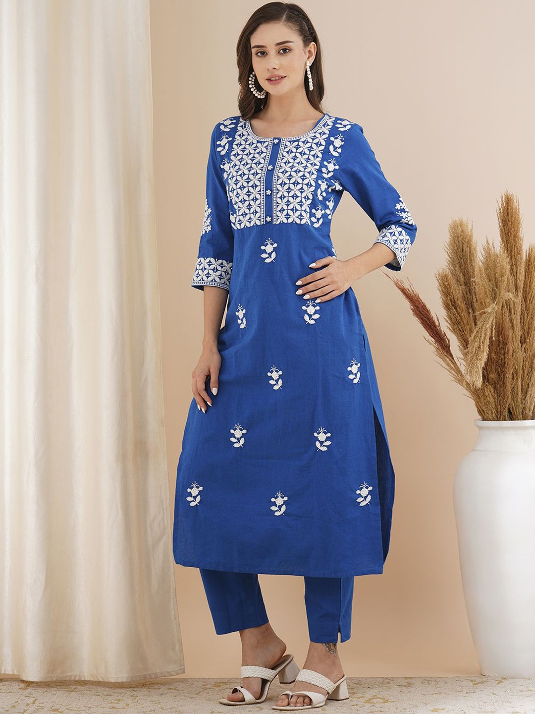 

FASHOR Embroidered Kurta With Trousers Co-Ords, Blue