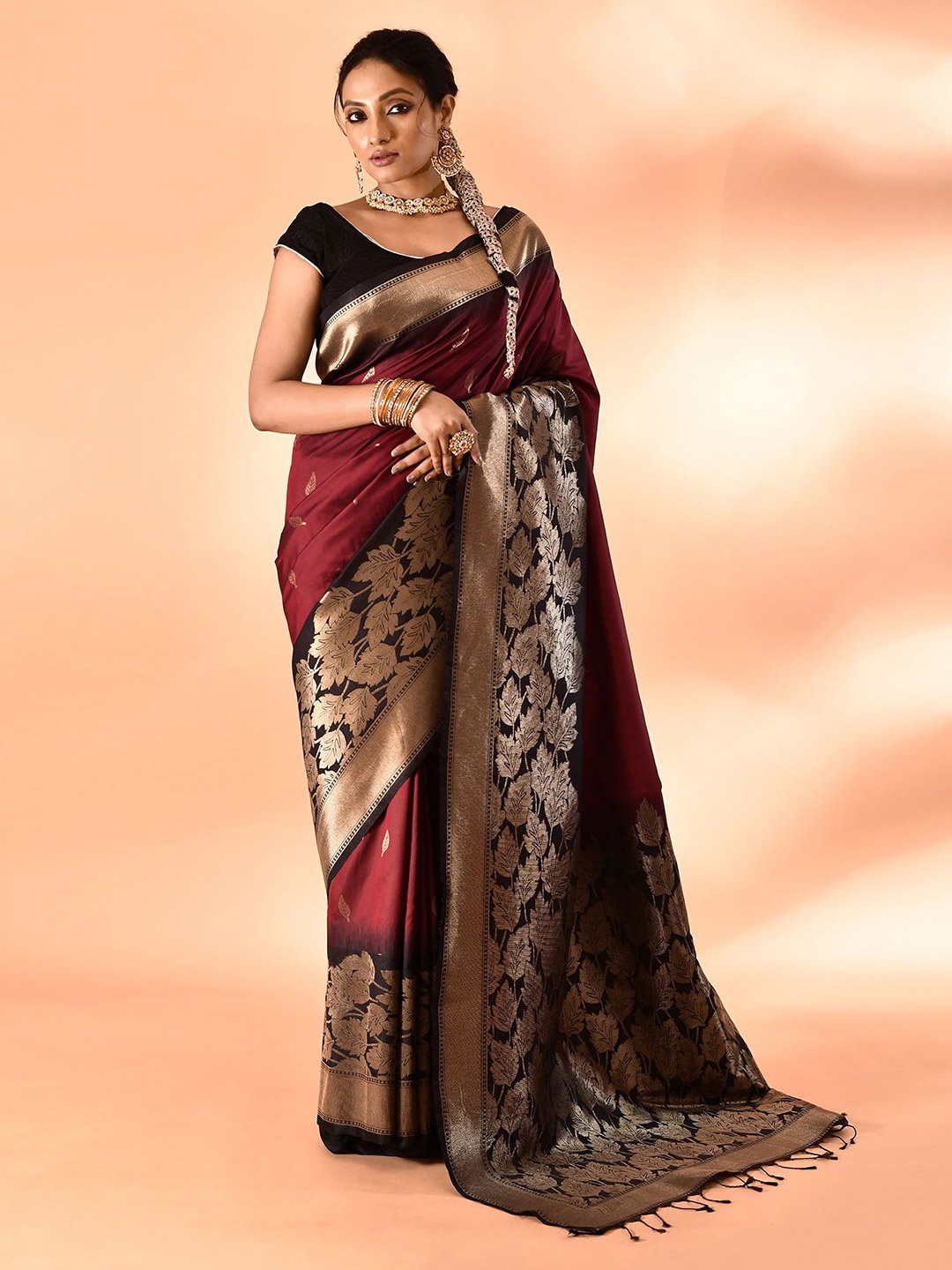 

elora Ethnic Motifs Zari Woven Design Banarasi Saree, Maroon