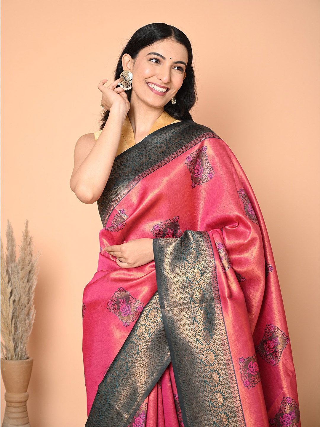 

BEATITUDE Ethnic Motifs Zari Saree With Blouse Piece, Pink