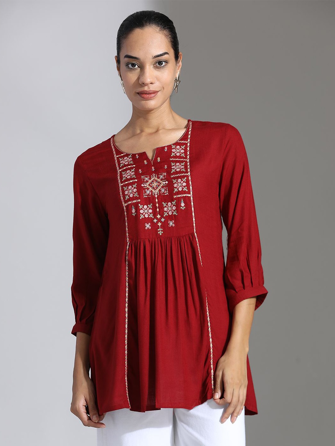 

Jaipur Kurti Women Floral Embroidered Round Neck Top, Maroon