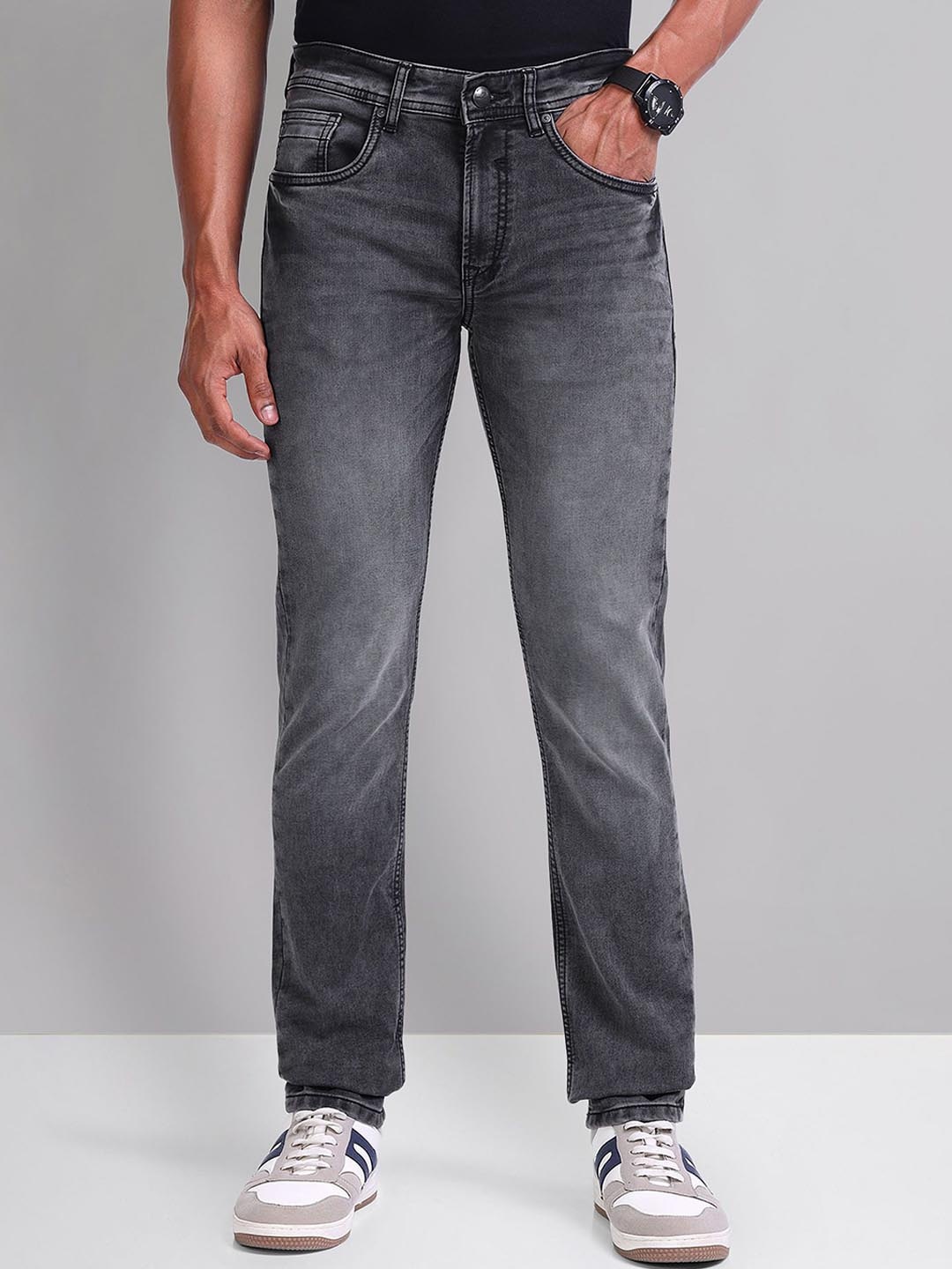 

AD By Arvind Men Skinny Fit Mildly Distressed Heavy Fade Jeans, Grey