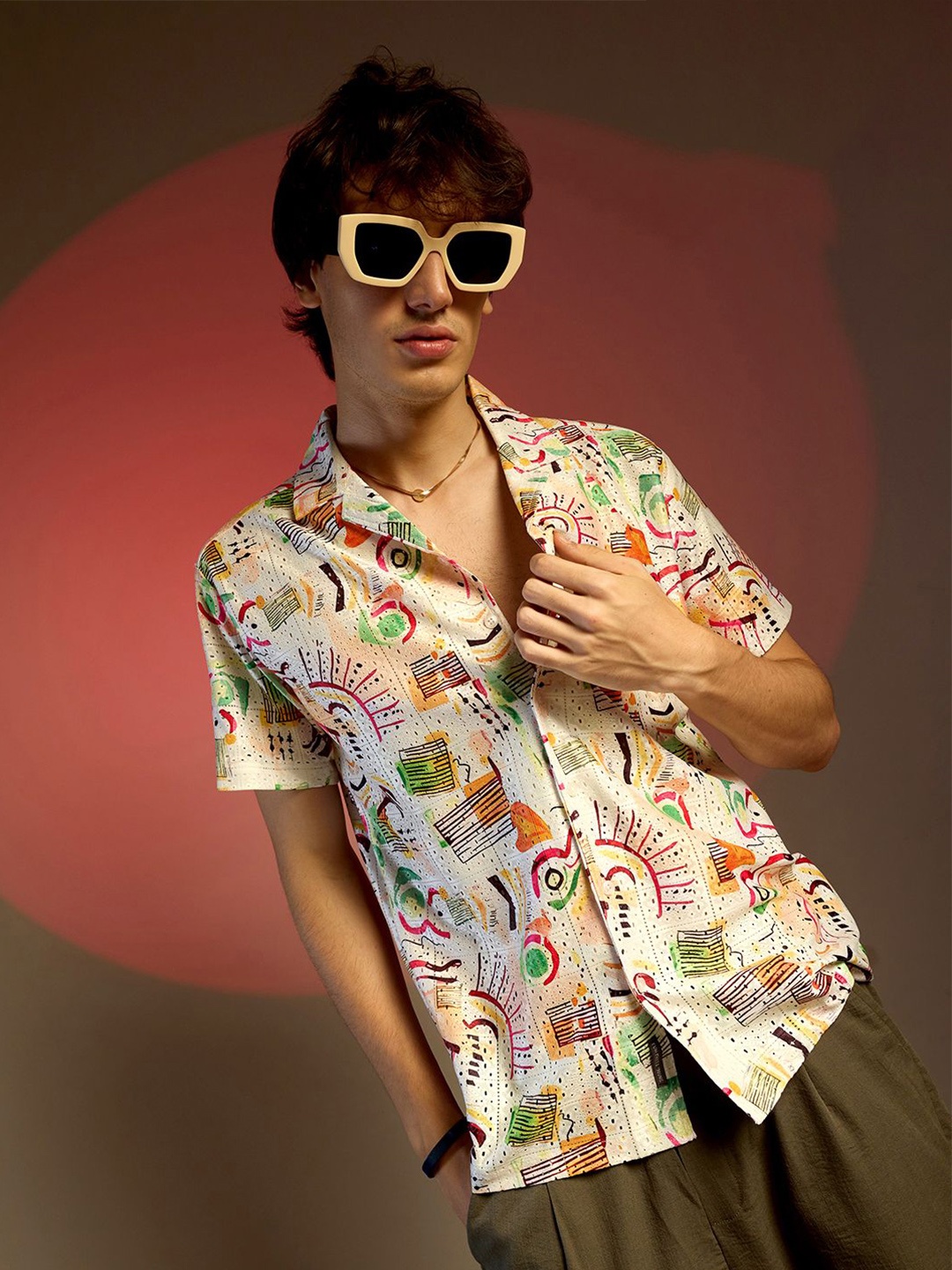 

Campus Sutra Men Comfort Cuban Collar Graphic Printed Casual Shirt, White