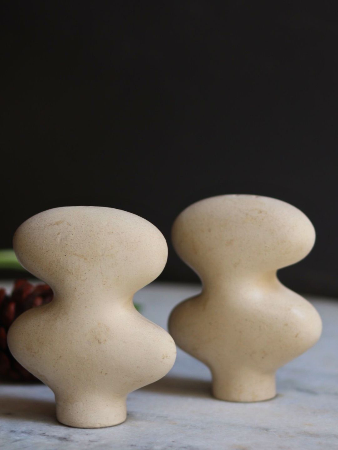 

WEAVING HOMES White 2 Pieces Ceramic Salt & Pepper Shakers