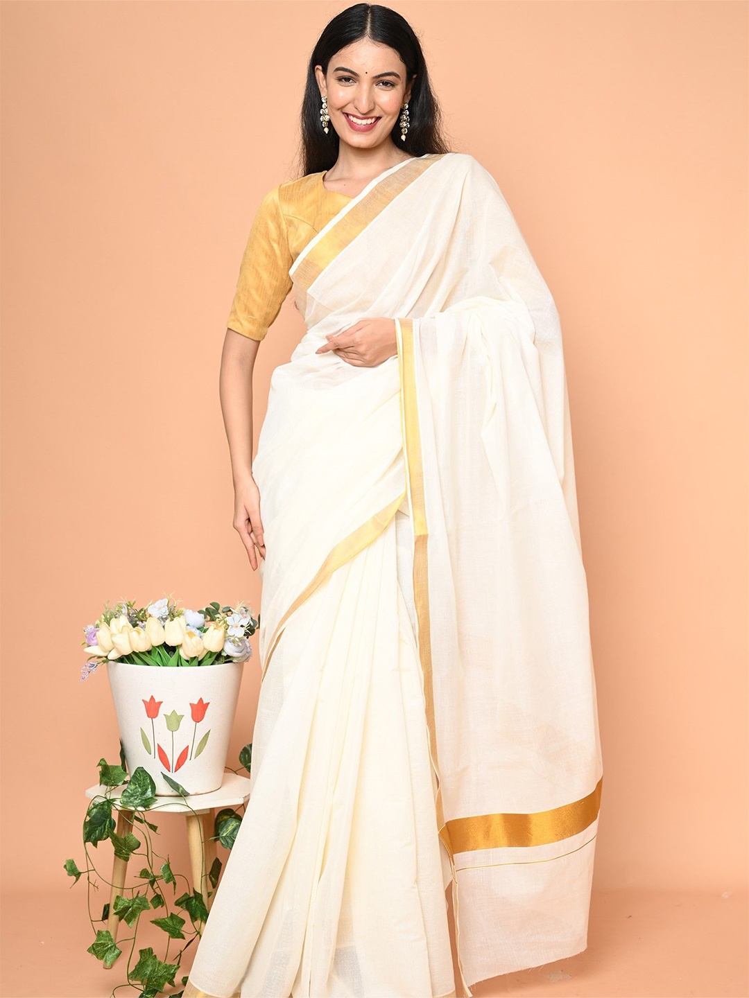 

BEATITUDE Solid Woven Design Saree With Zari Border, Off white