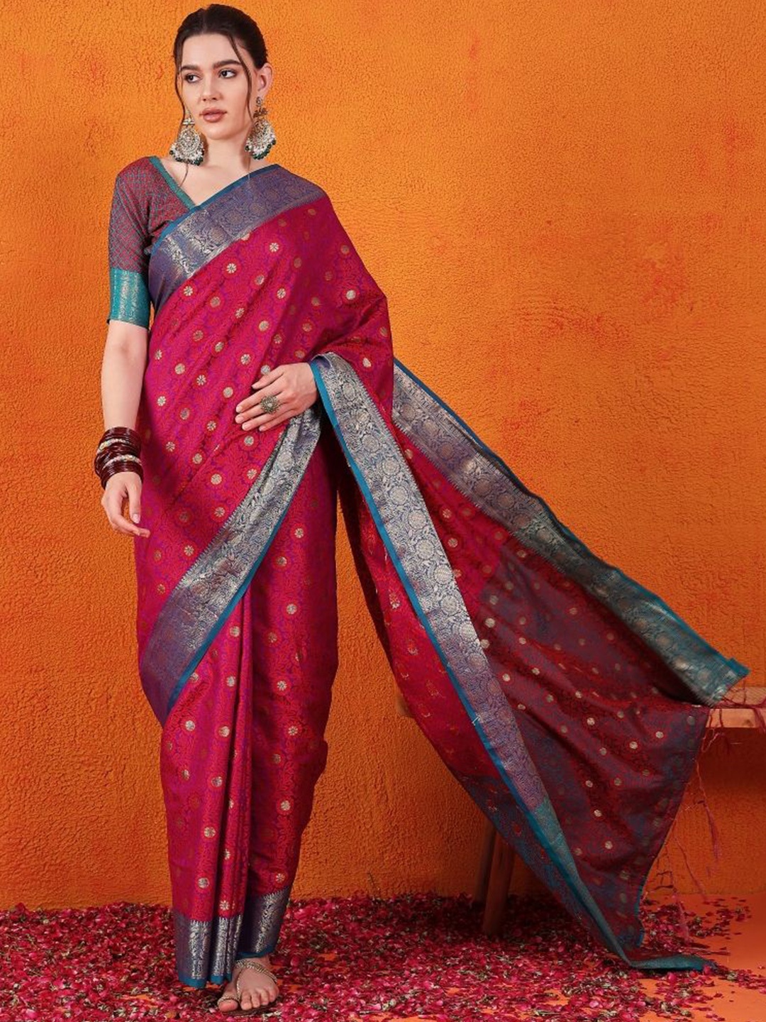 

Sangria Woven Design Zari Banarasi Saree, Pink