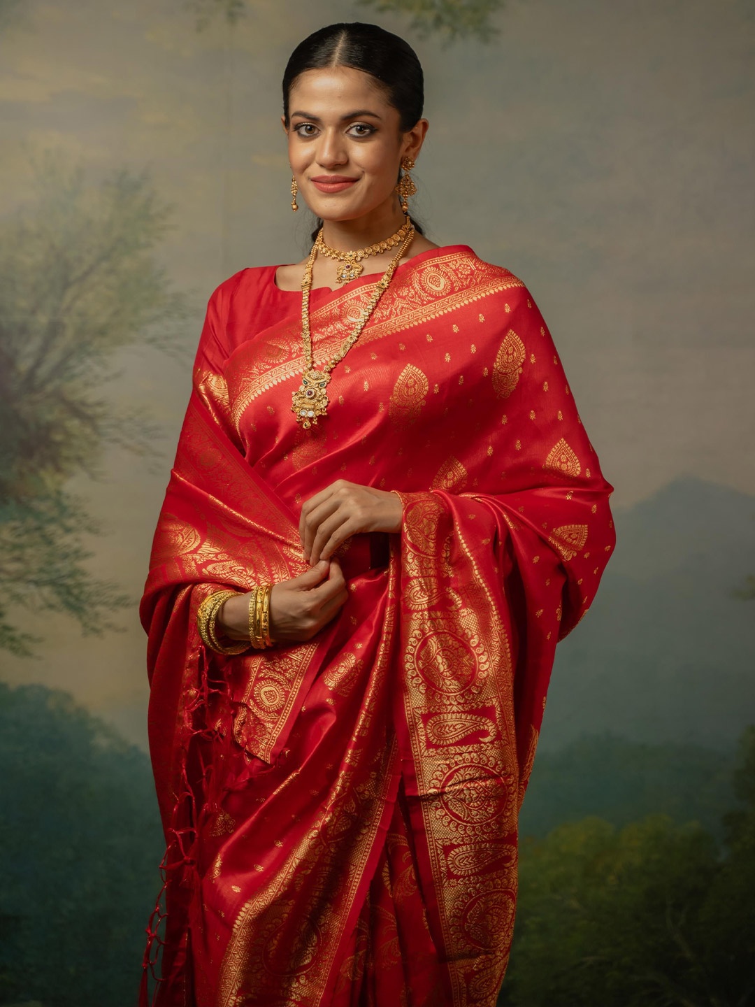 

Sangria Woven Design Kanjeevaram Saree, Red