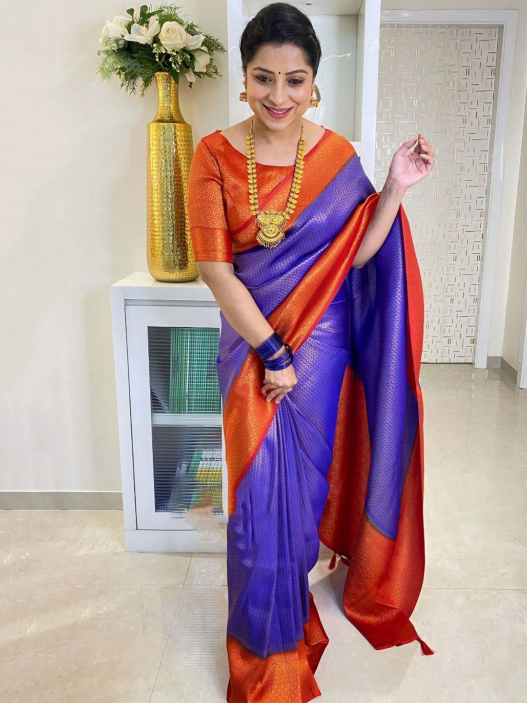 

Quelea Zari Woven Pure Silk Banarasi Saree, Blue