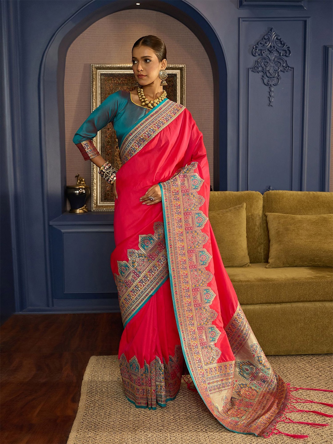 

Sangria Woven Design Zari Banarasi Saree, Pink