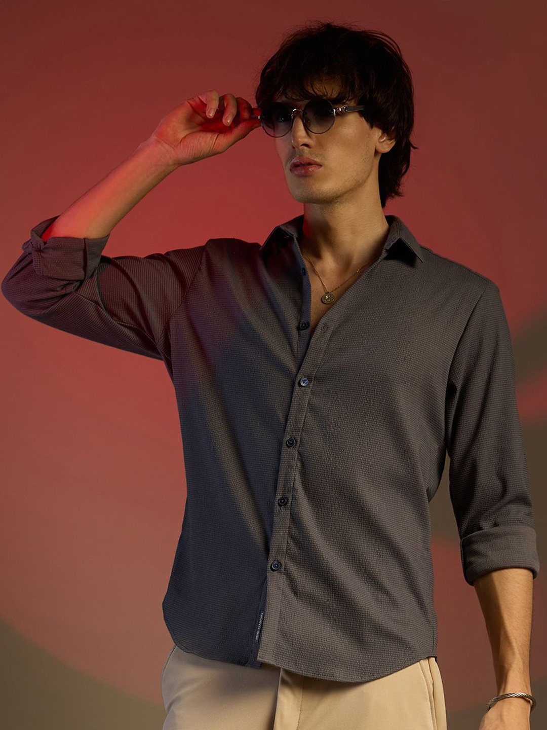 

Campus Sutra Men Comfort Spread Collar Textured Cotton Casual Shirt, Grey