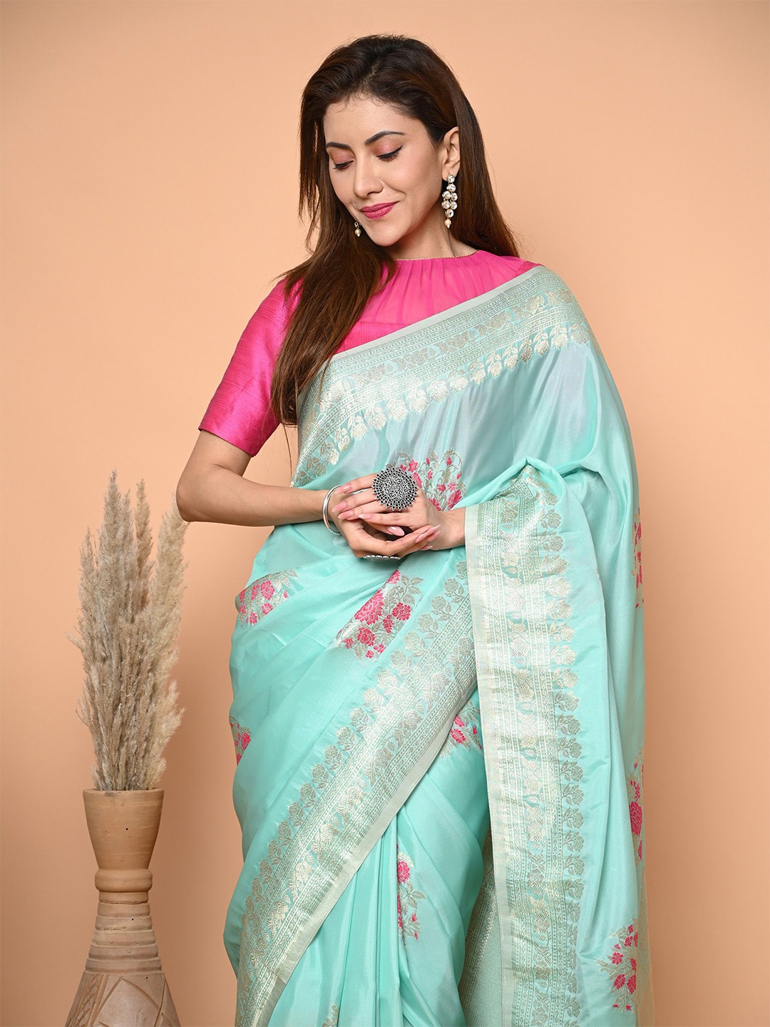 

BEATITUDE Ethnic Motifs Zari Saree With Blouse Piece, Blue