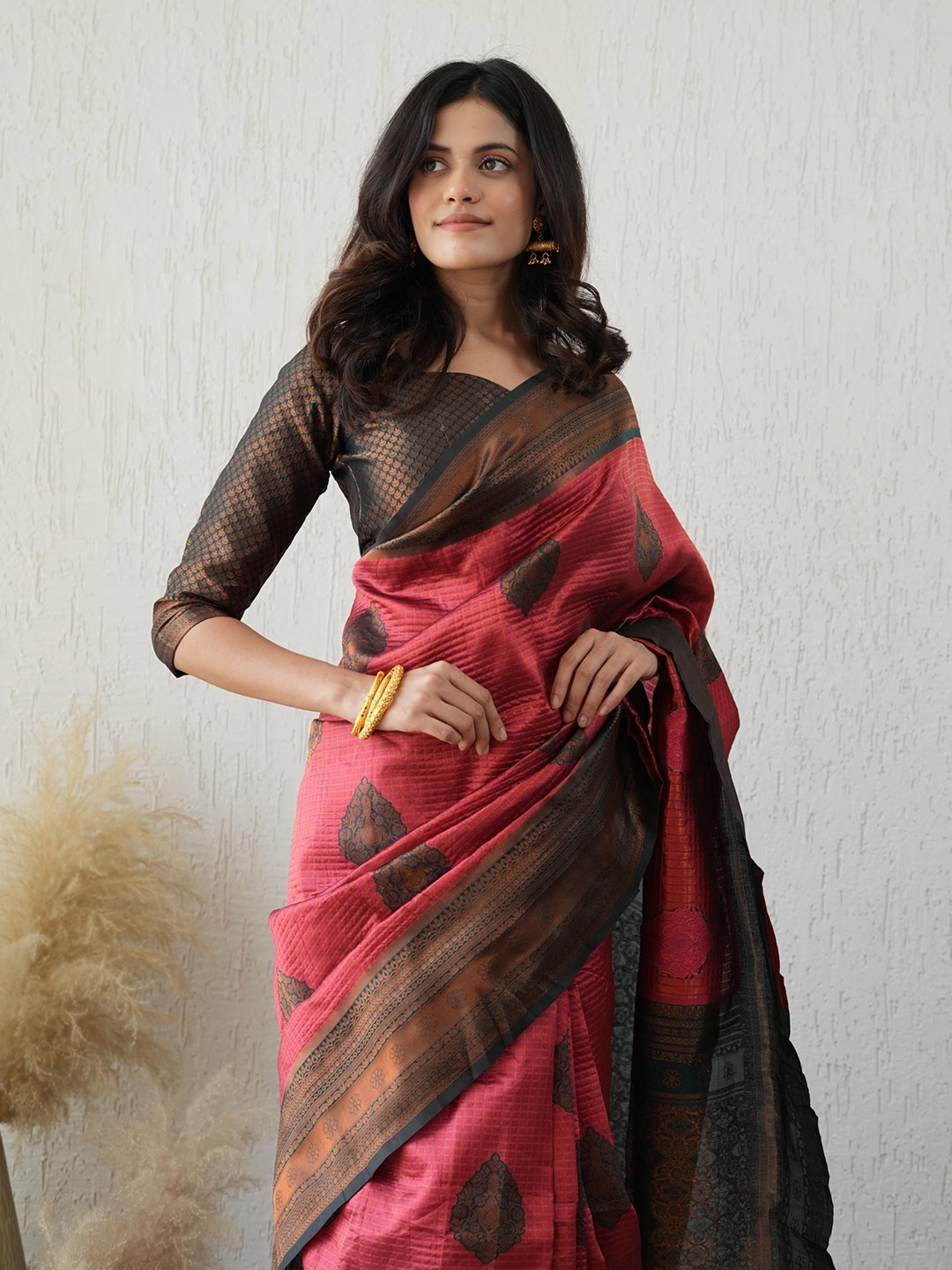 

Sangria Woven Design Saree, Red