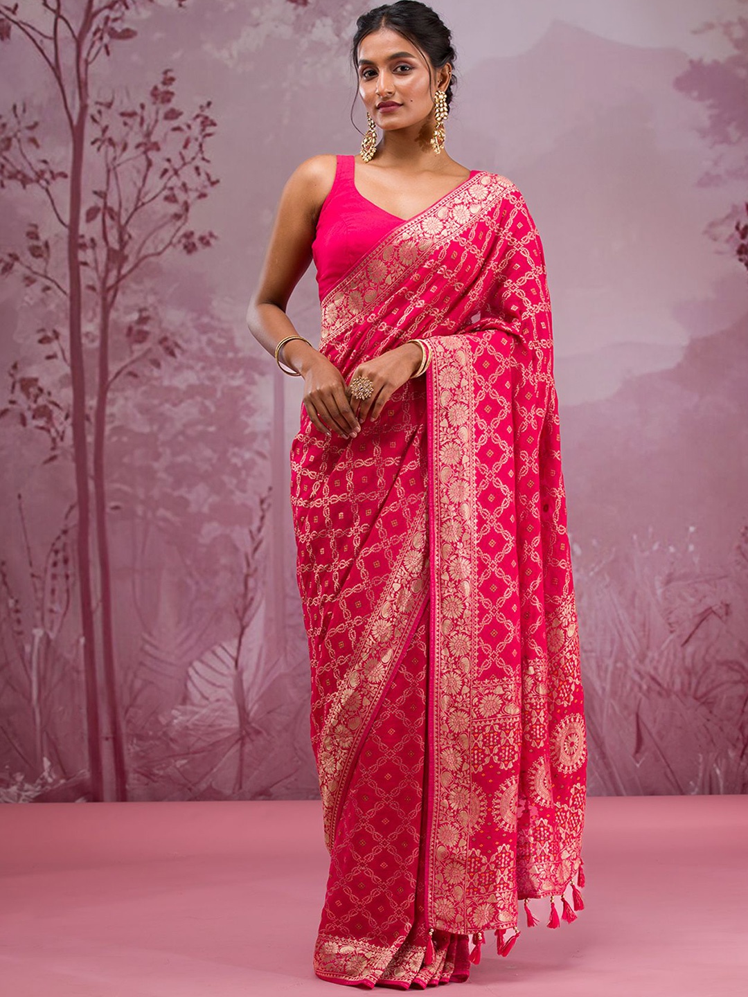 

Koskii Woven Design Zari Saree With Blouse Piece, Pink