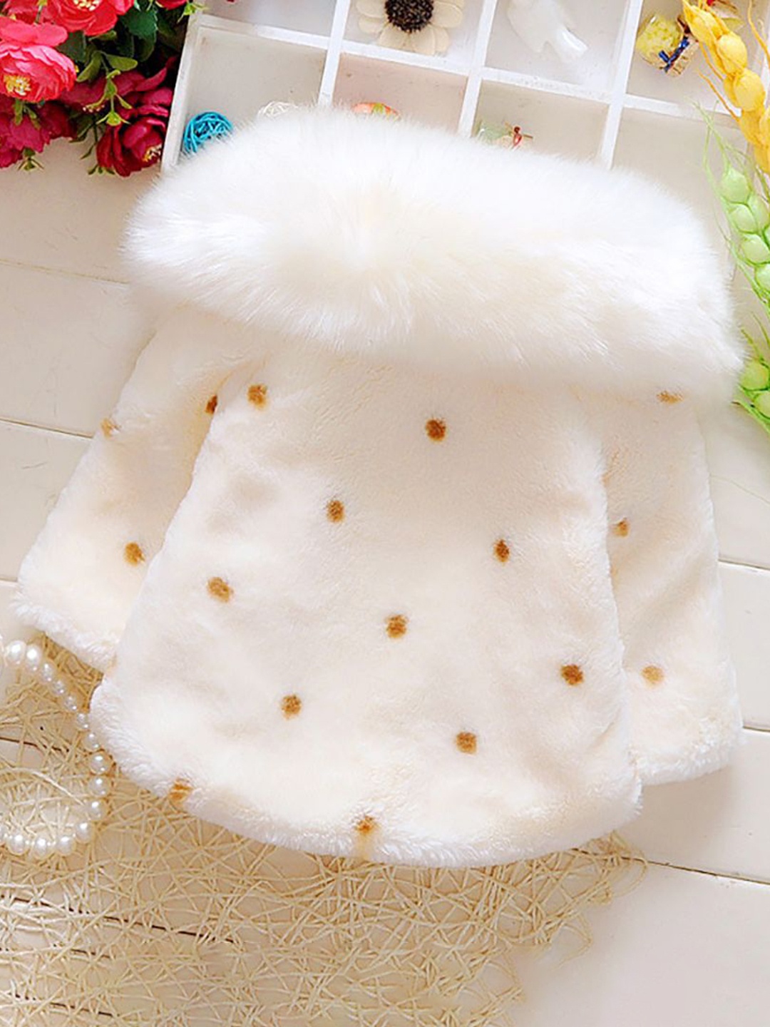 

StyleCast x Revolte Girls Printed Outdoor Puffer Jacket, White