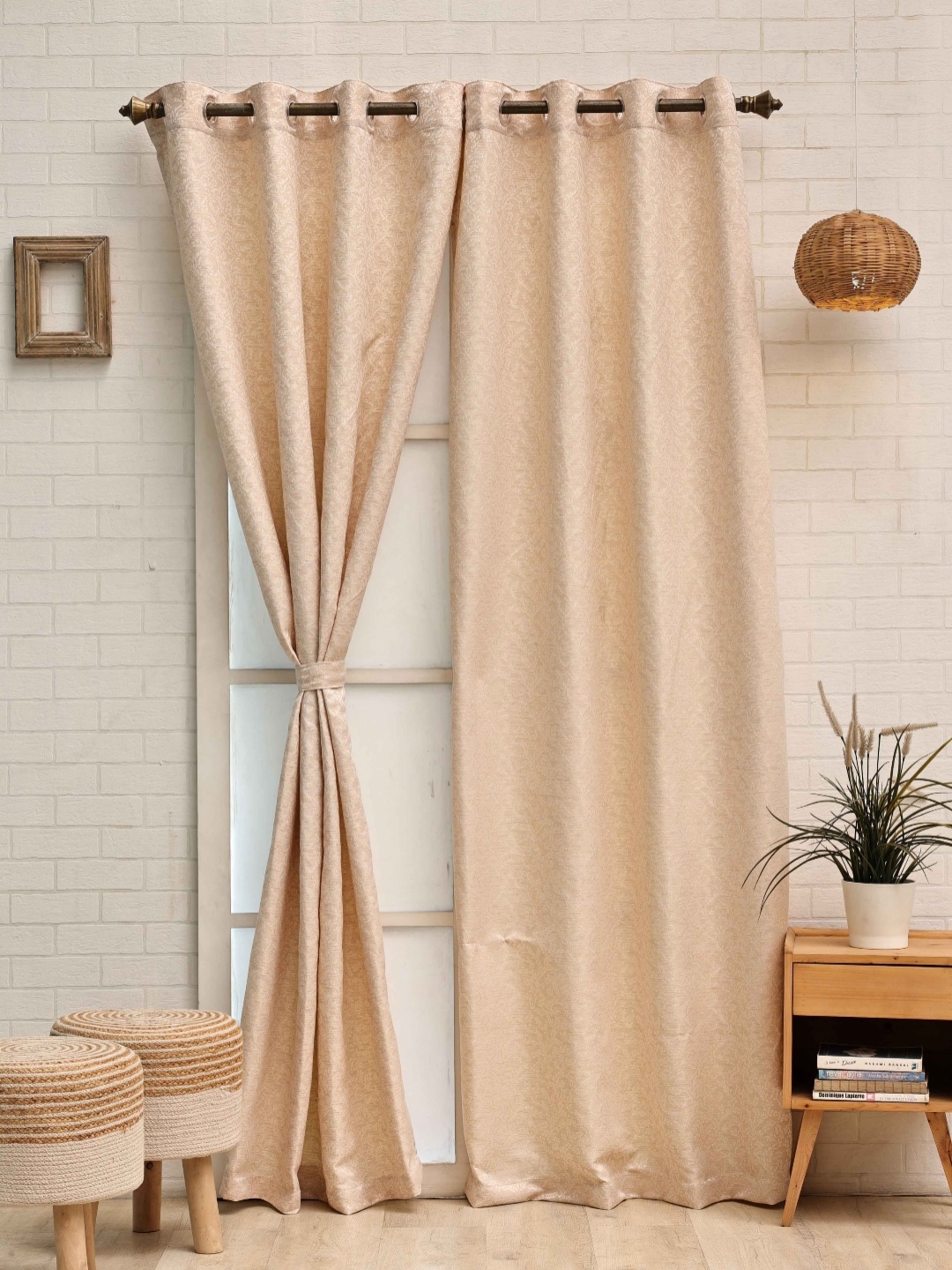 

Ariana Cream-Coloured & Brown Room Darkening Window Curtain