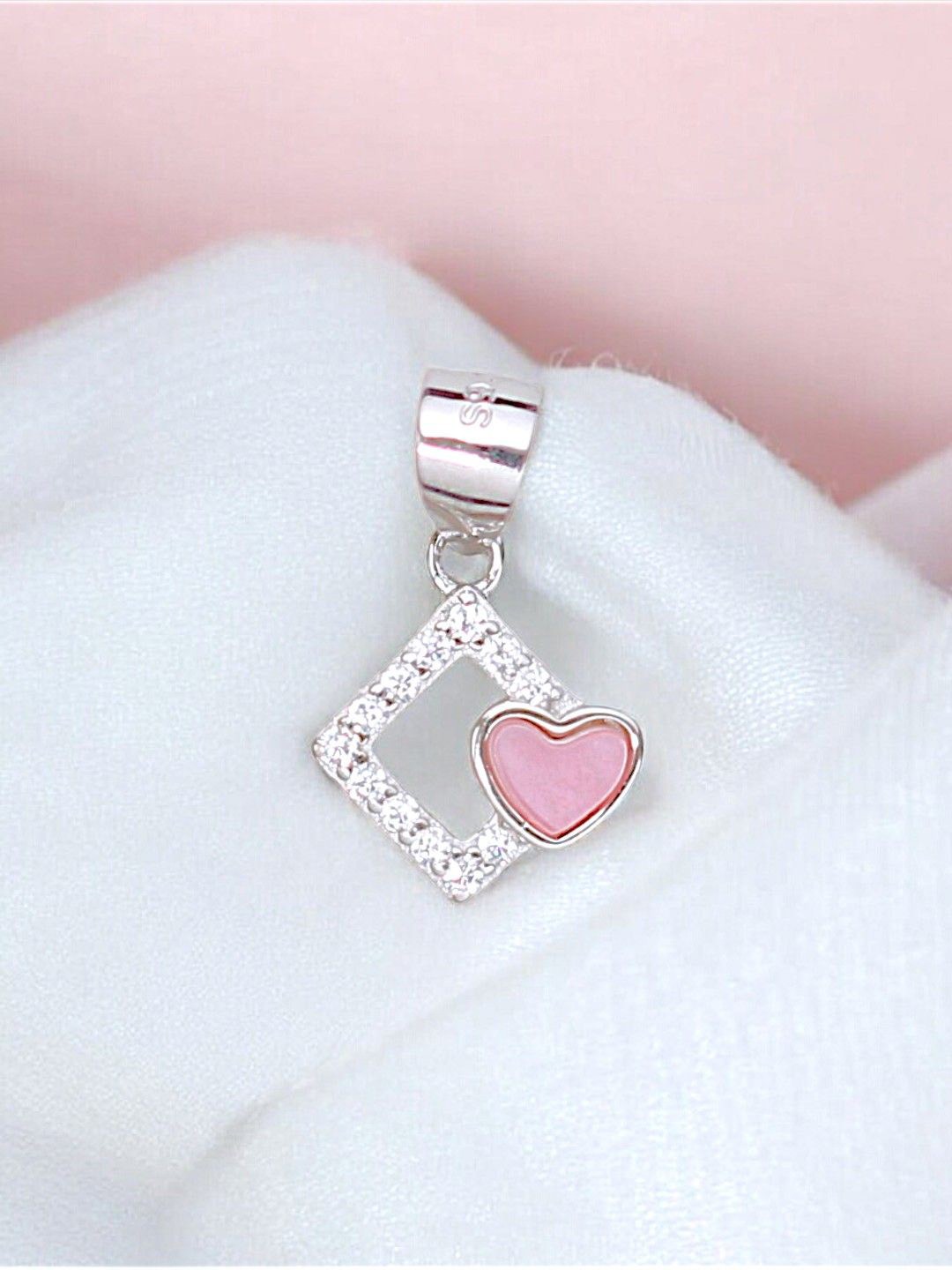 

Taraash 925 Sterling Silver Rhodium-Plated Mother of Pearl & CZ Square Heart Shaped Pendant