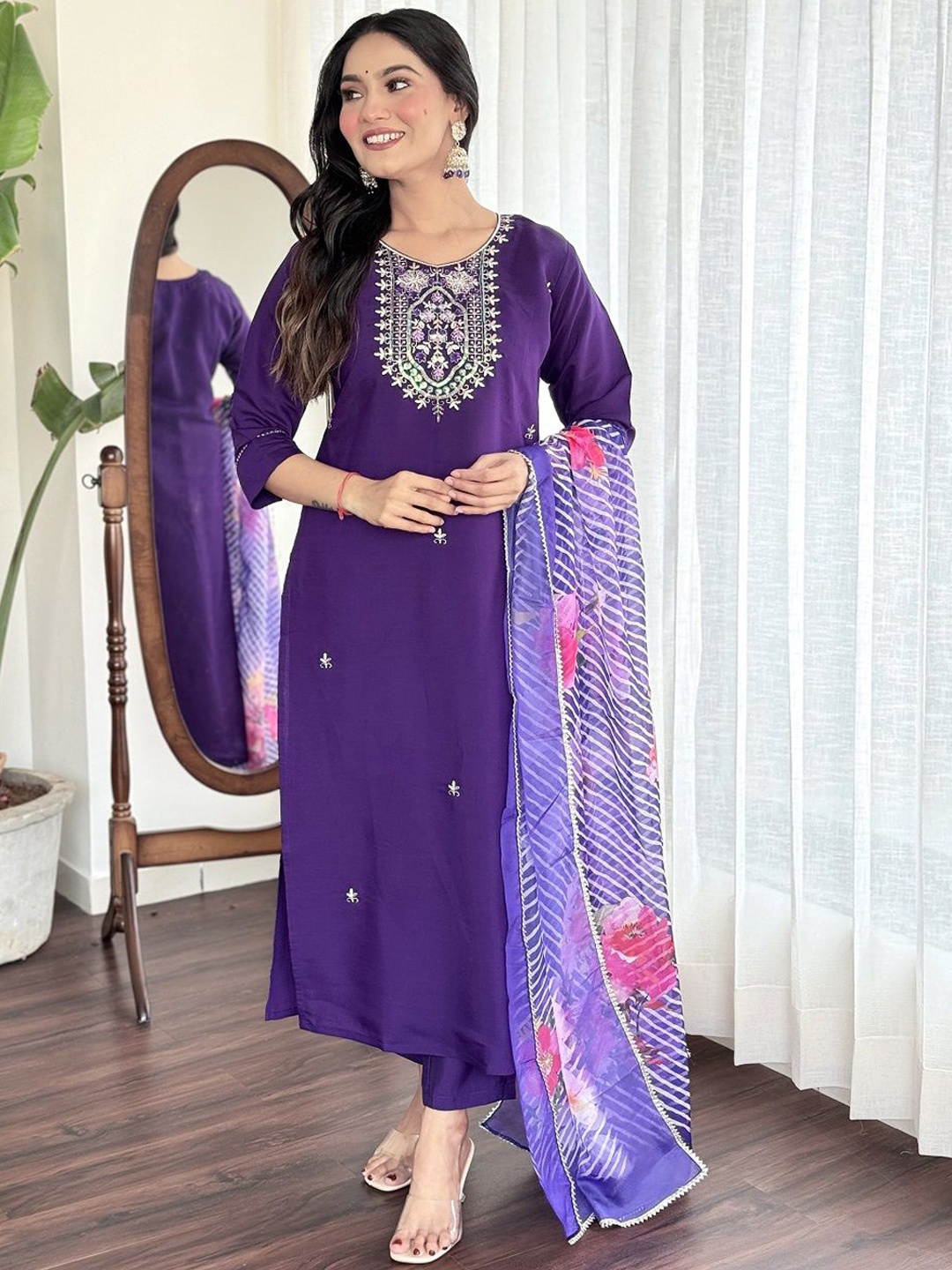 

S.K.C Ethnic Motifs Embroidered Thread Work Kurta with Trousers & Dupatta, Violet