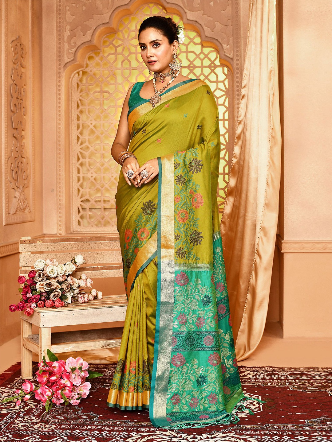 

elora Ethnic Motifs Zari Banarasi Saree, Green