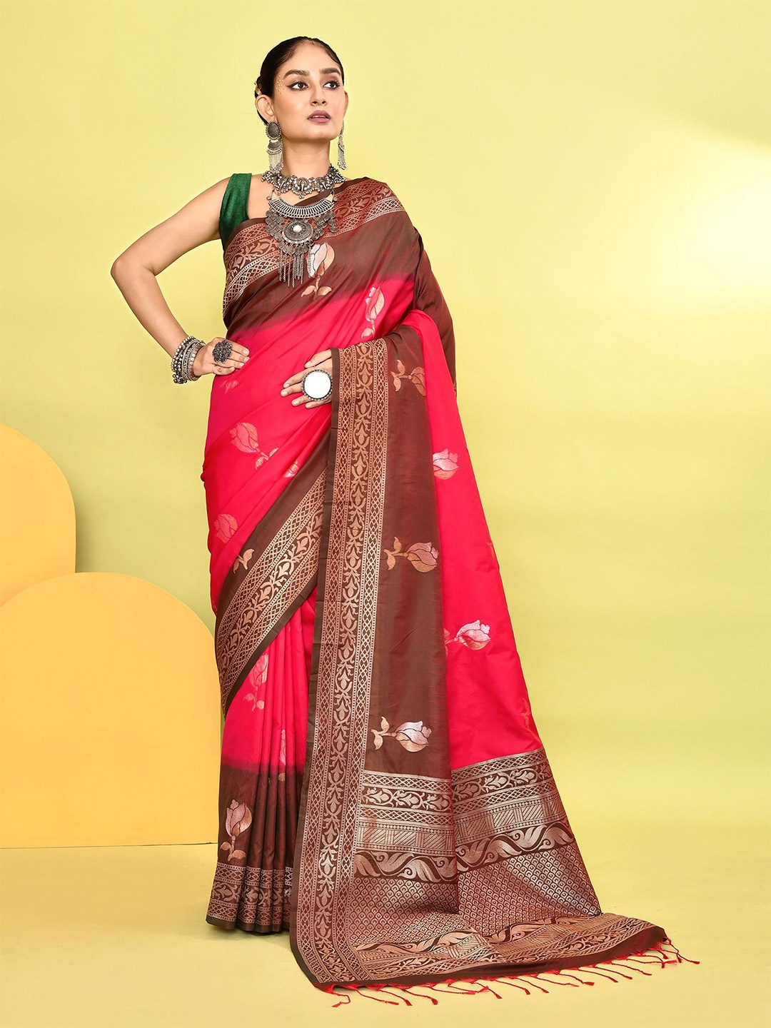 

elora Ethnic Motifs Zari Woven Banarasi Saree, Pink