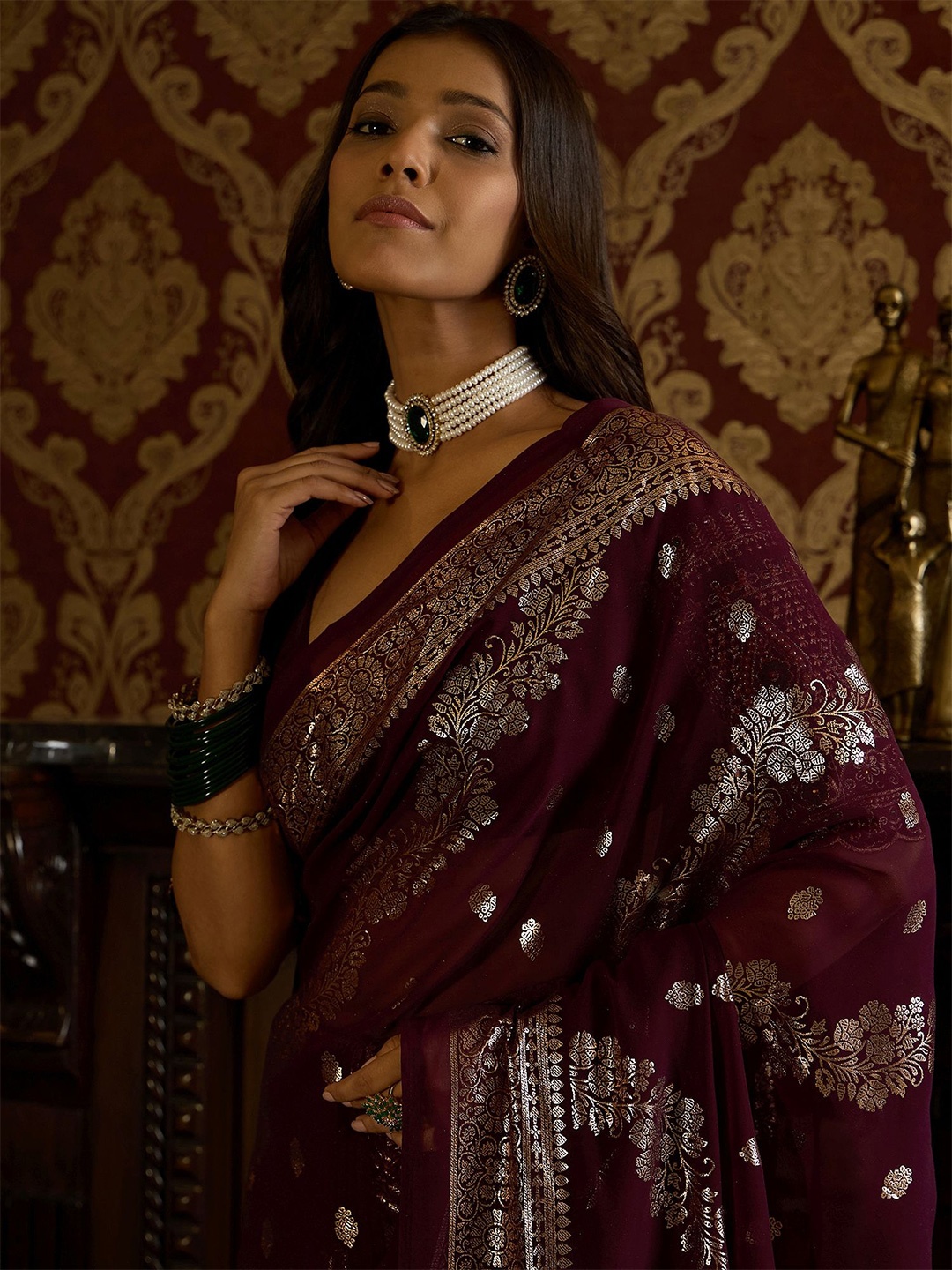 

Dori Floral Zari Pure Chiffon Saree, Burgundy