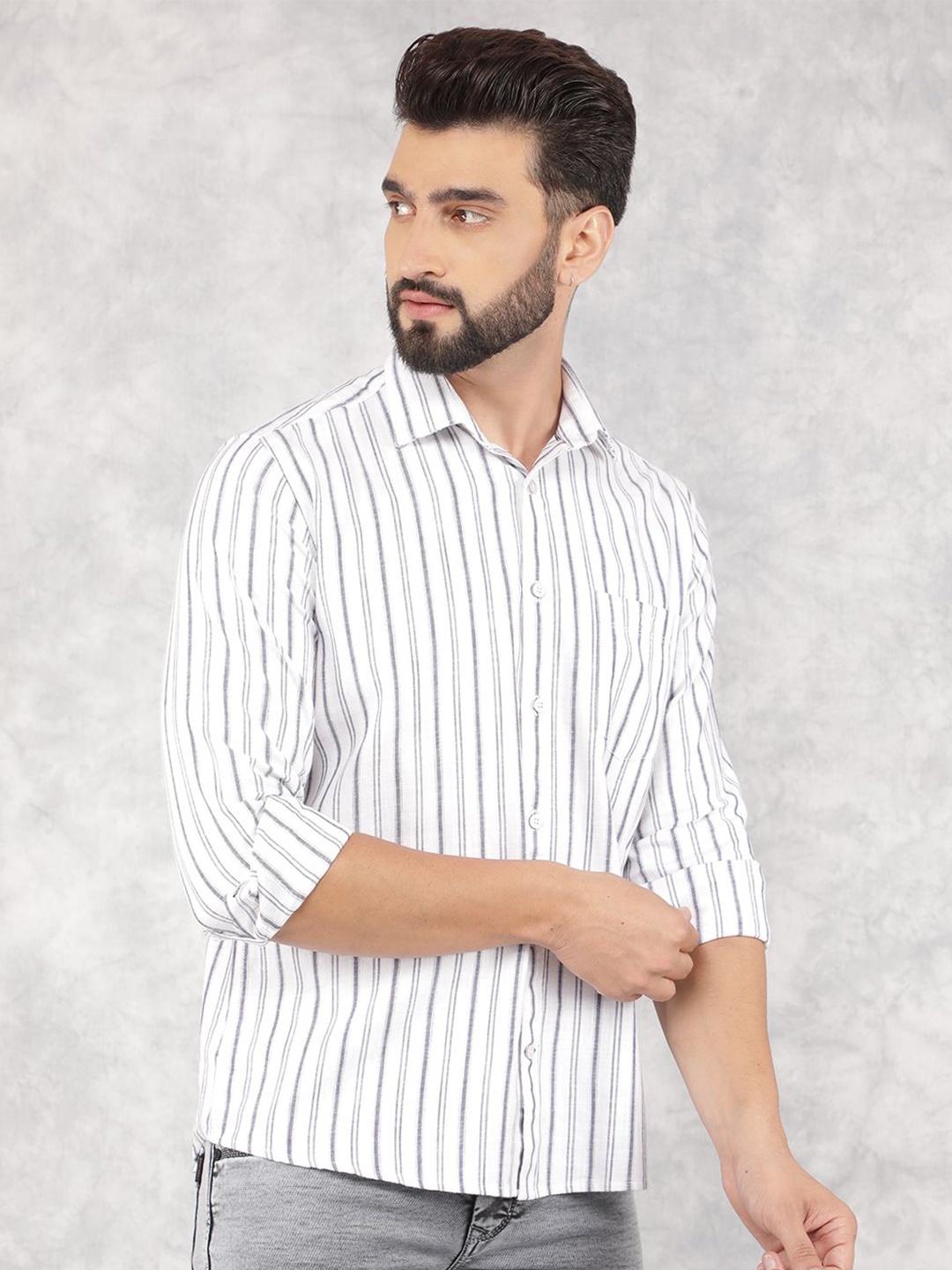 

Crimsoune Club Men Smart Spread Collar Vertical Striped Cotton Slim Fit Casual Shirt, White