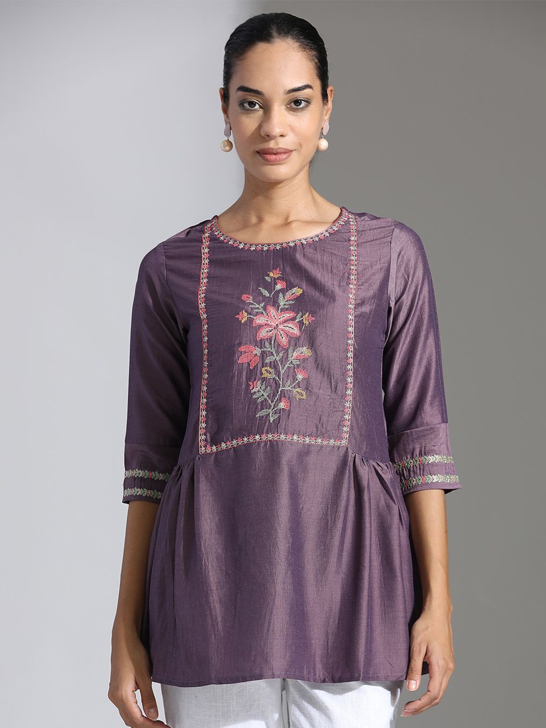 

Jaipur Kurti Women Floral Embroidered Round Neck Top, Purple