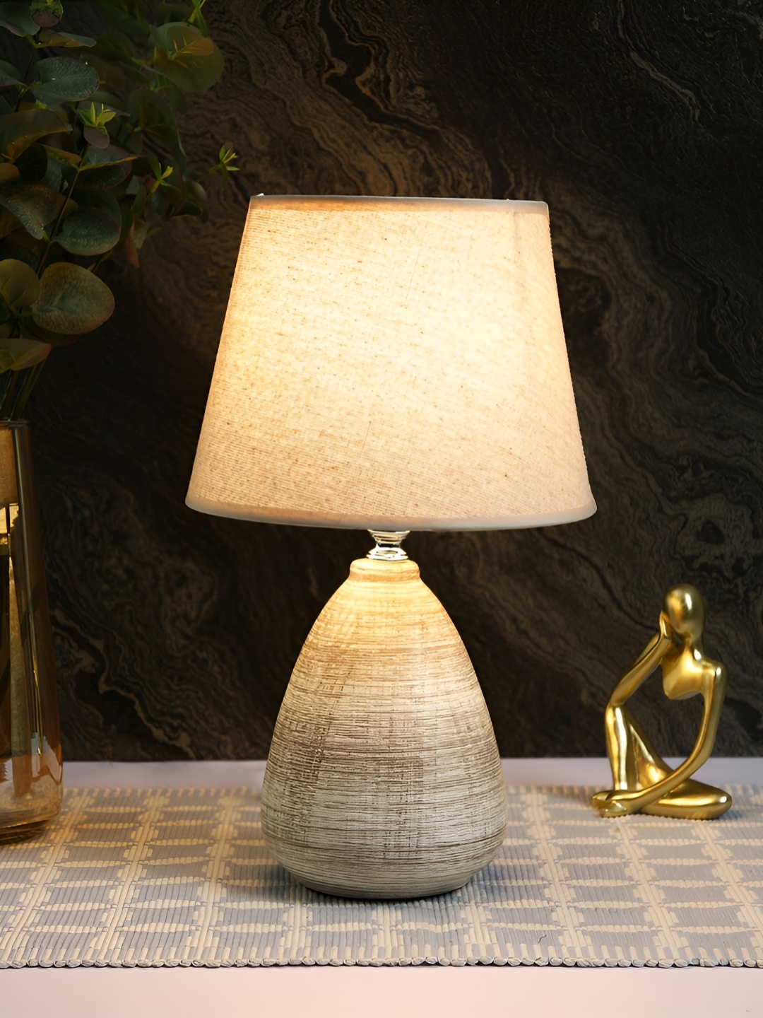 

TAYHAA White Ceramic Contemporary Frusturical Shaped Table Lamp