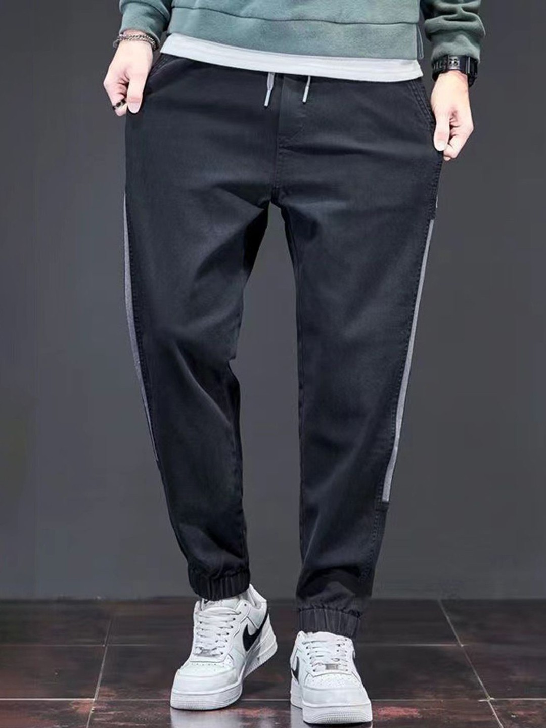 

StyleCast Men Mid rise Jogger Jeans, Black