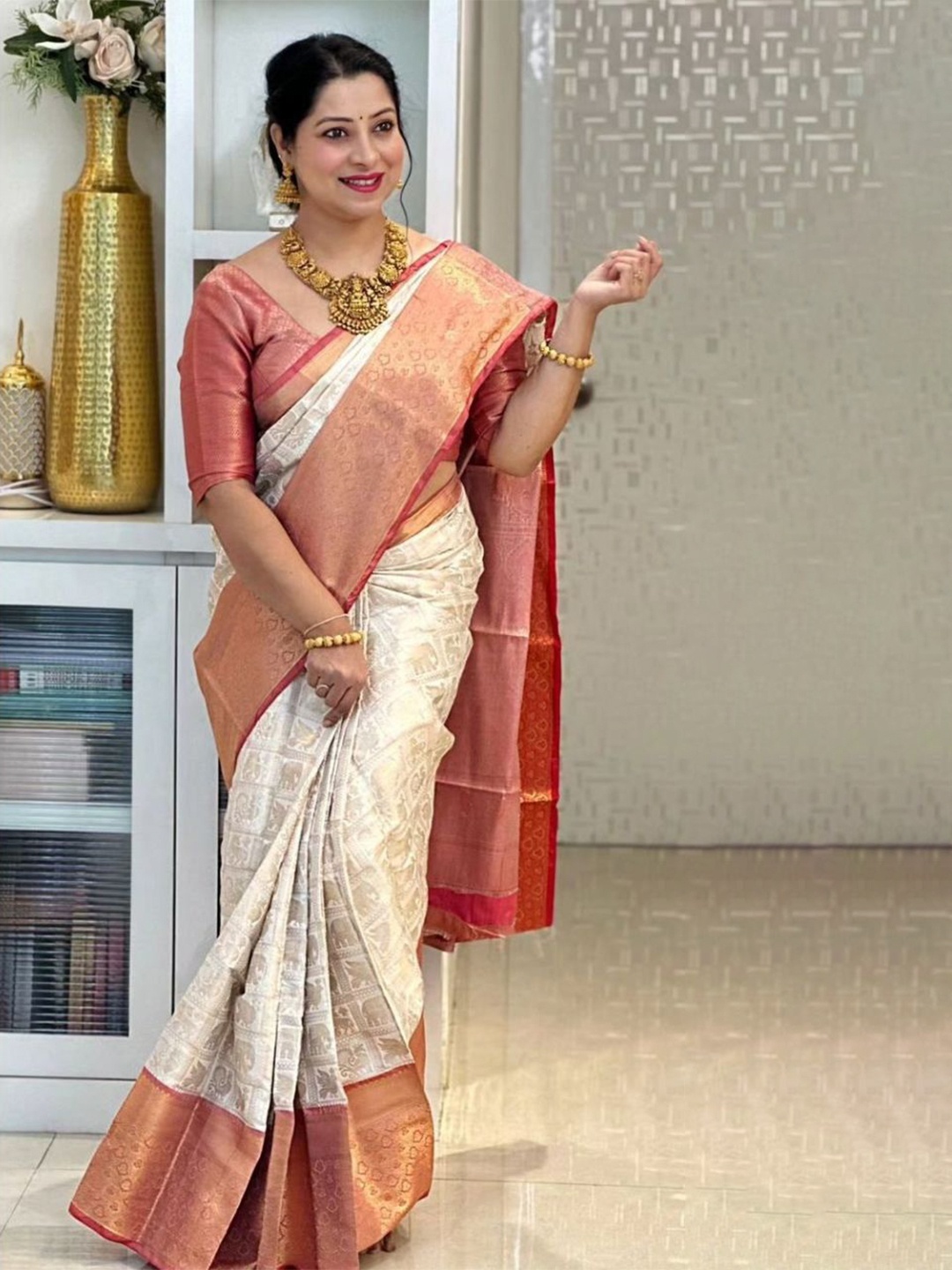 

Quelea Woven Design Zari Pure Silk Banarasi Saree, Cream