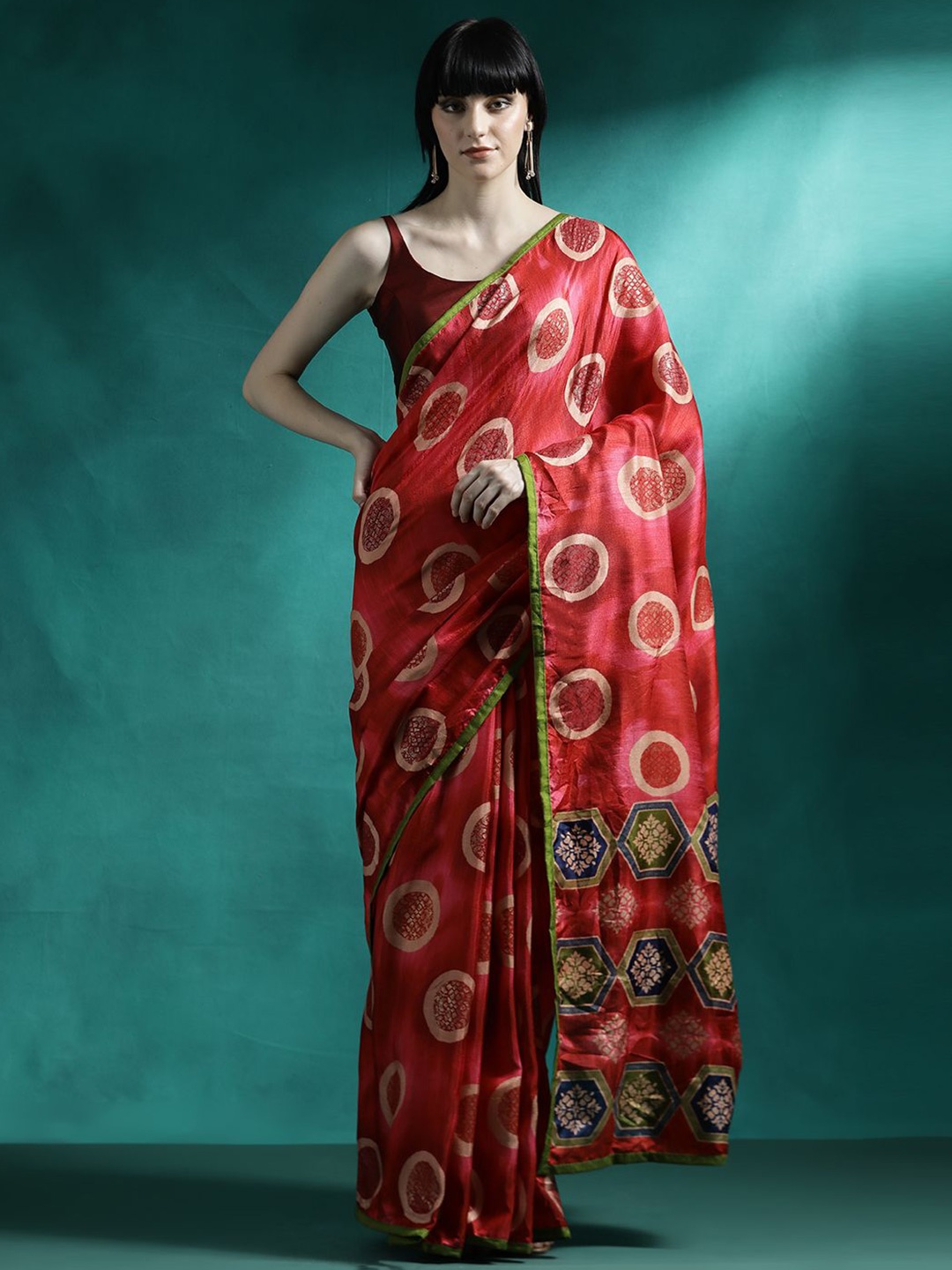 

Sangria Printed Saree With Blouse Piece, Red