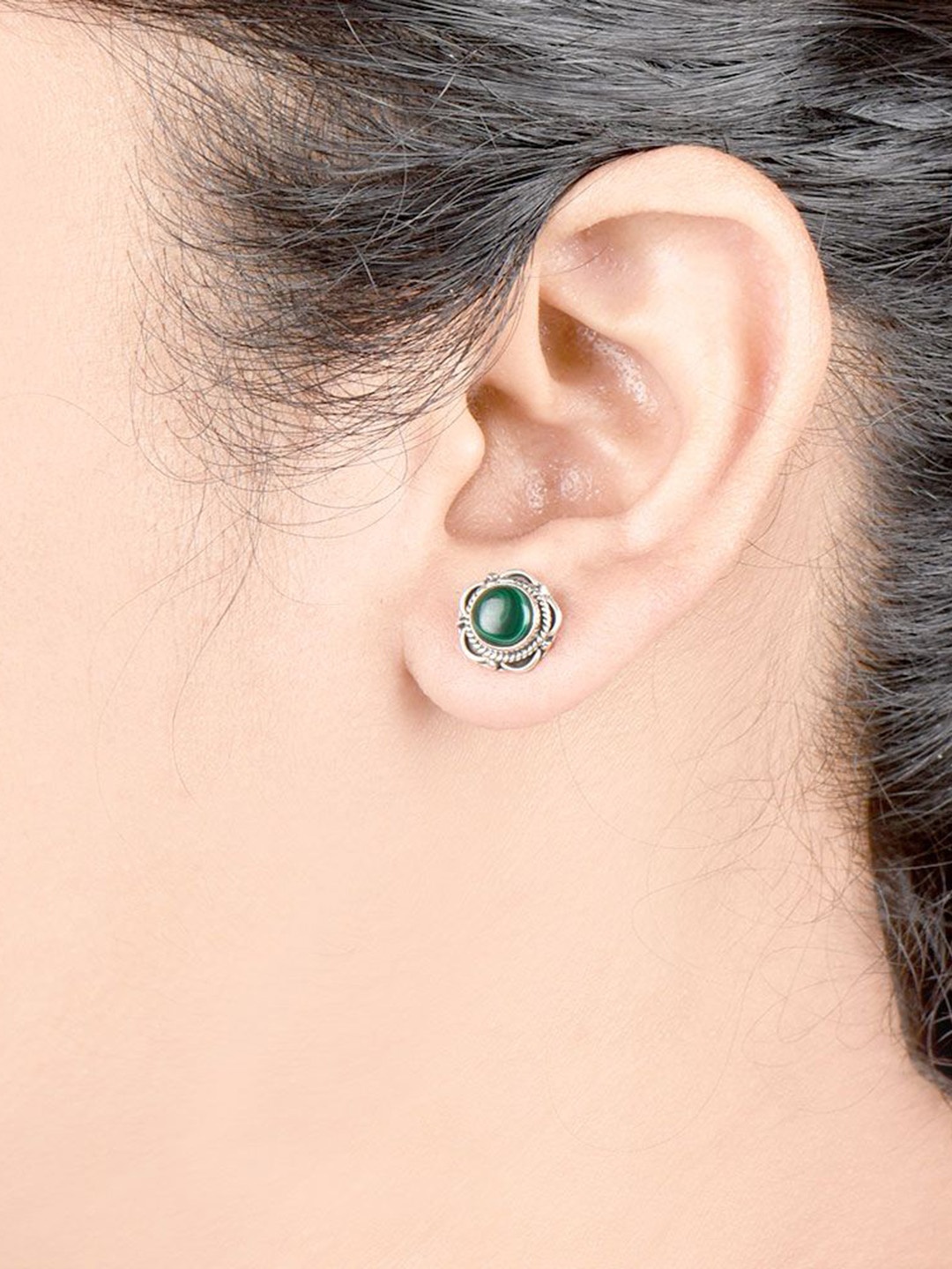 

Indianshelf 92.5 Sterling Silver Floral Stone Studded Studs