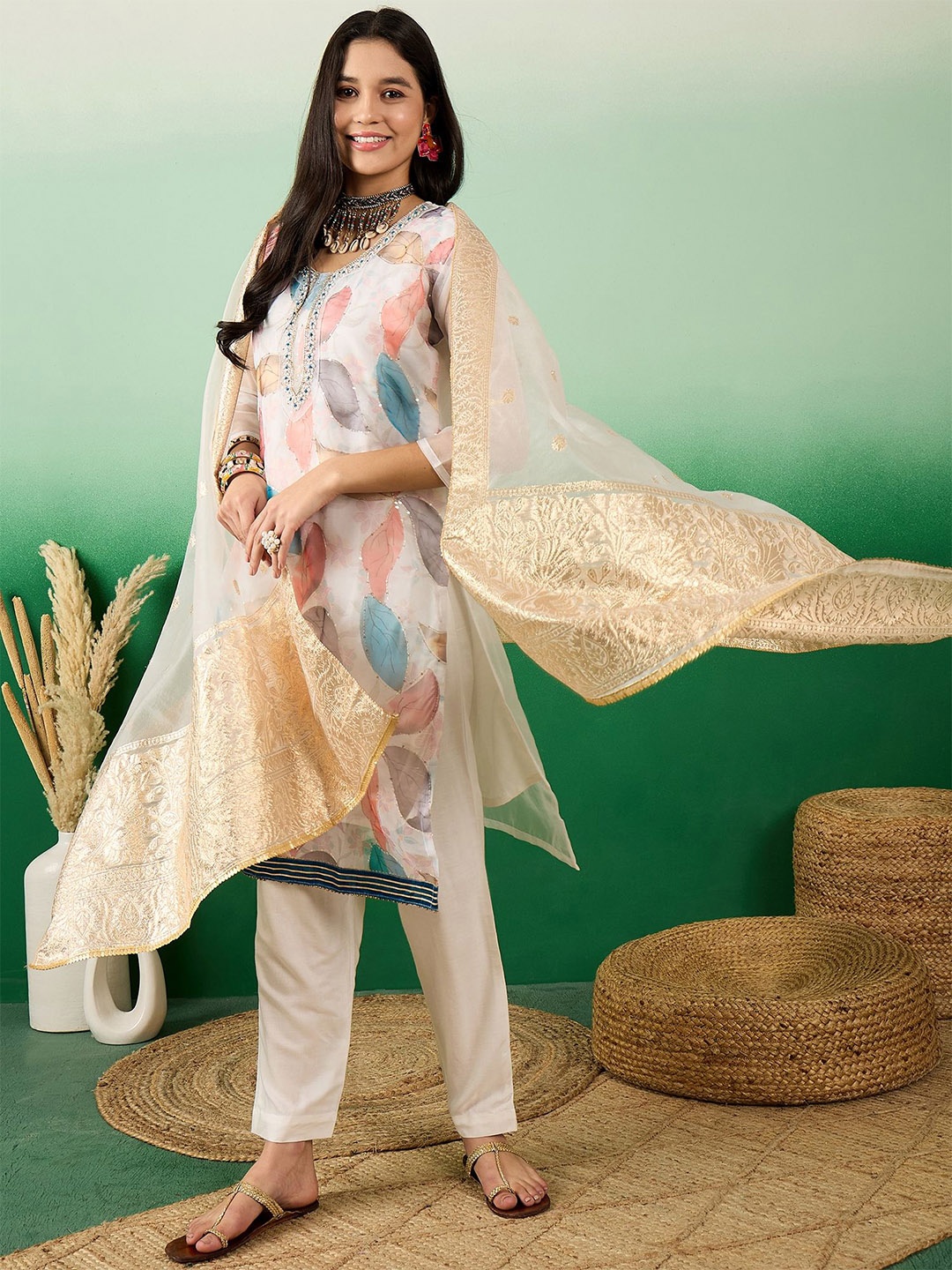 

Maroosh Floral Printed Handwork Kurta Sets, Off white