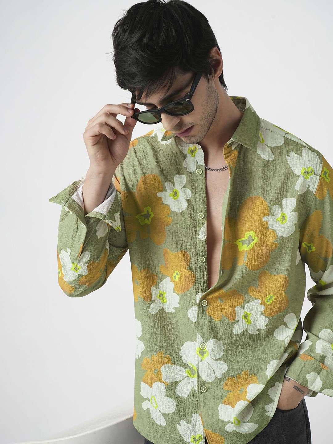 

VASTRADO Men Classic Spread Collar Floral Printed Slim Fit Casual Shirt, Green