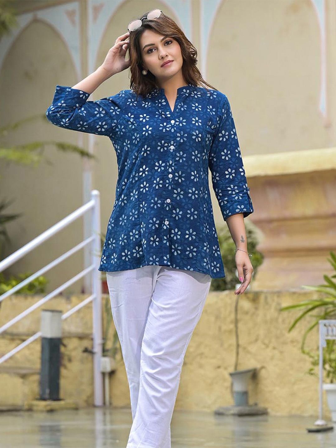 

ARAVALII Floral Print Mandarin Collar Pure Cotton Top, Blue