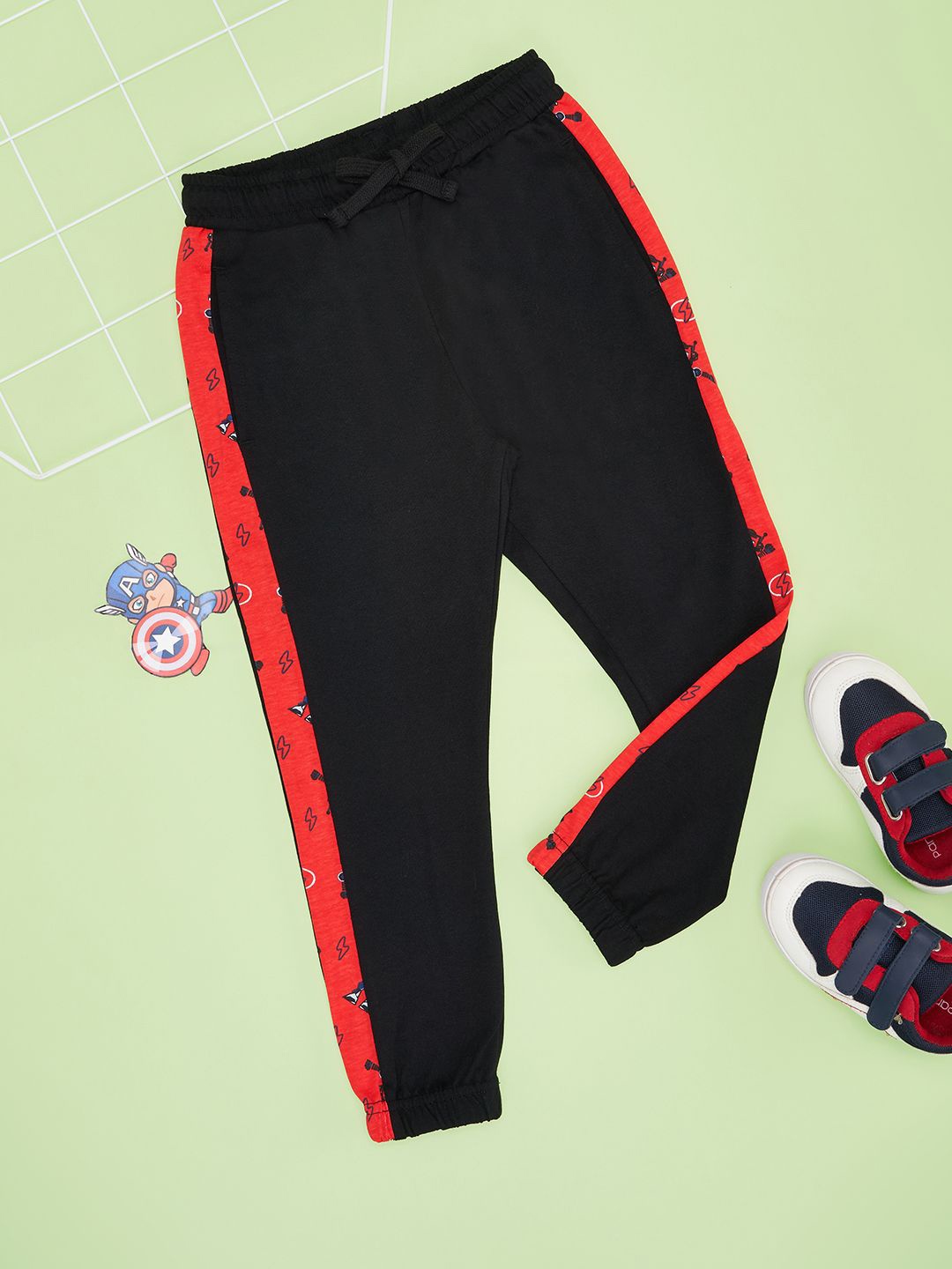 

Pantaloons Junior Boys Mid-Rise Relaxed-Fit Joggers, Black
