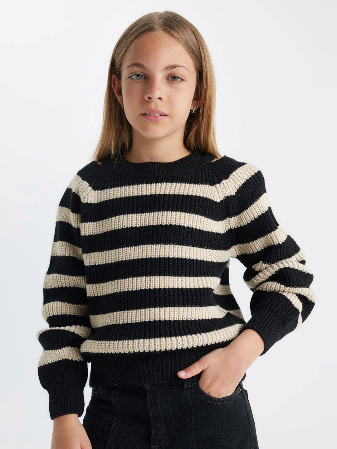 

DeFacto Girls Striped Pullover, Black