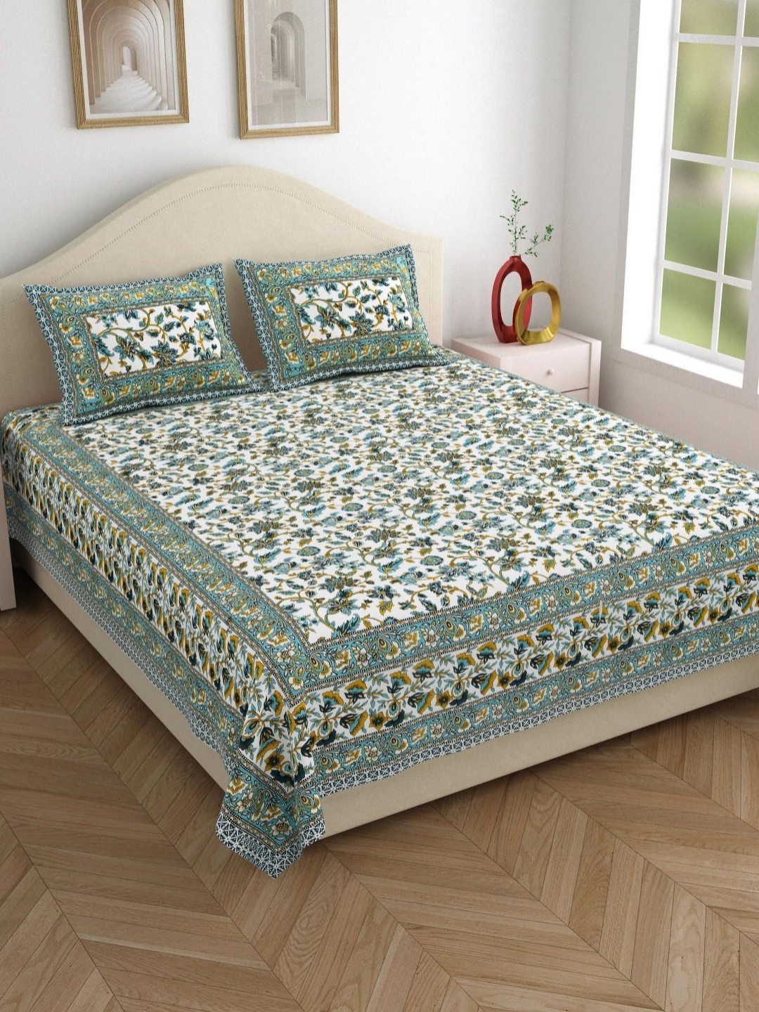 

Salona Bichona Green Floral Printed 120 TC Pure Cotton Queen Bedsheet With 2 Pillow Covers