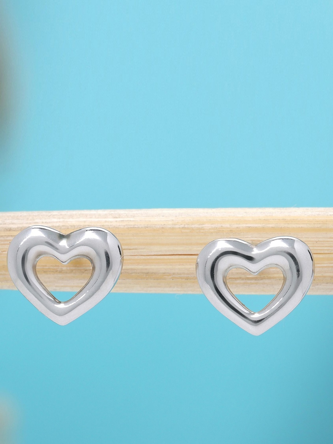 

DEESSA 925 Sterling Silver Heart Shaped Studs