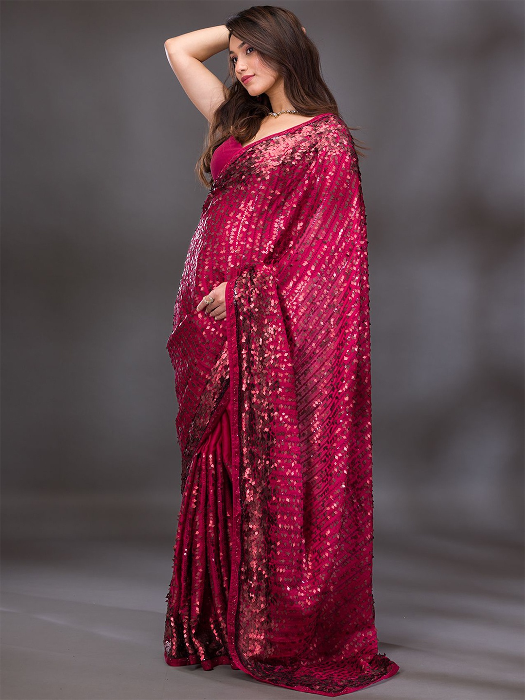 

Koskii Embellished Sequinned Pure Georgette Saree, Red