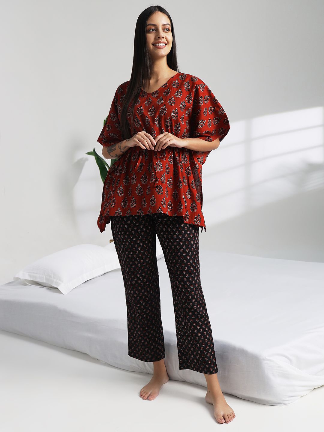 

Bannos Swagger Printed Kaftan Top With Pyjama Night Suit, Red