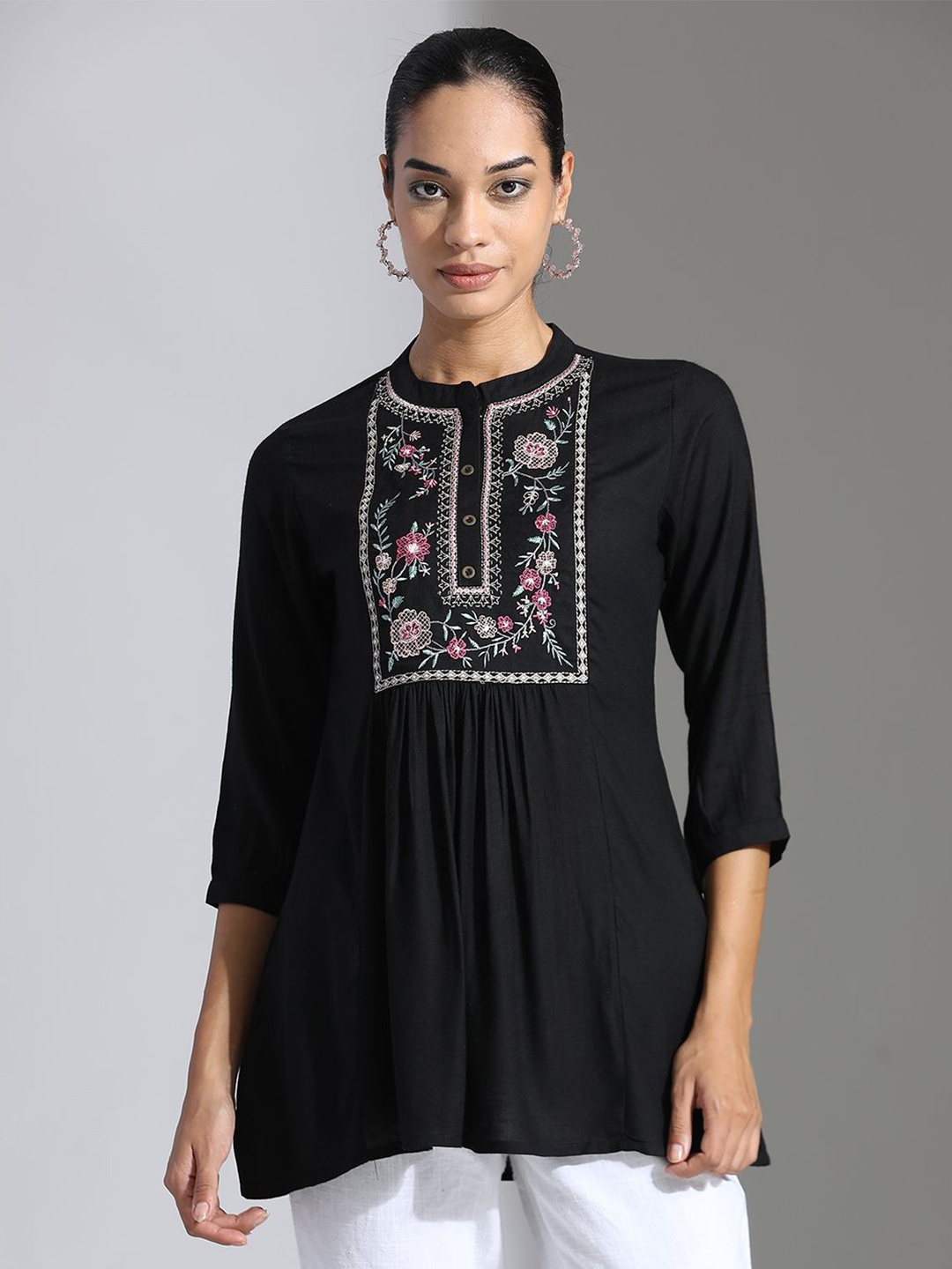 

Jaipur Kurti Women Floral Printed Mandarin Collar Top, Black
