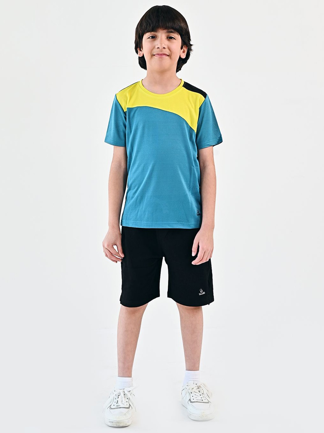 

UMILDO Boys Colourblocked Round Neck T-shirt, Teal