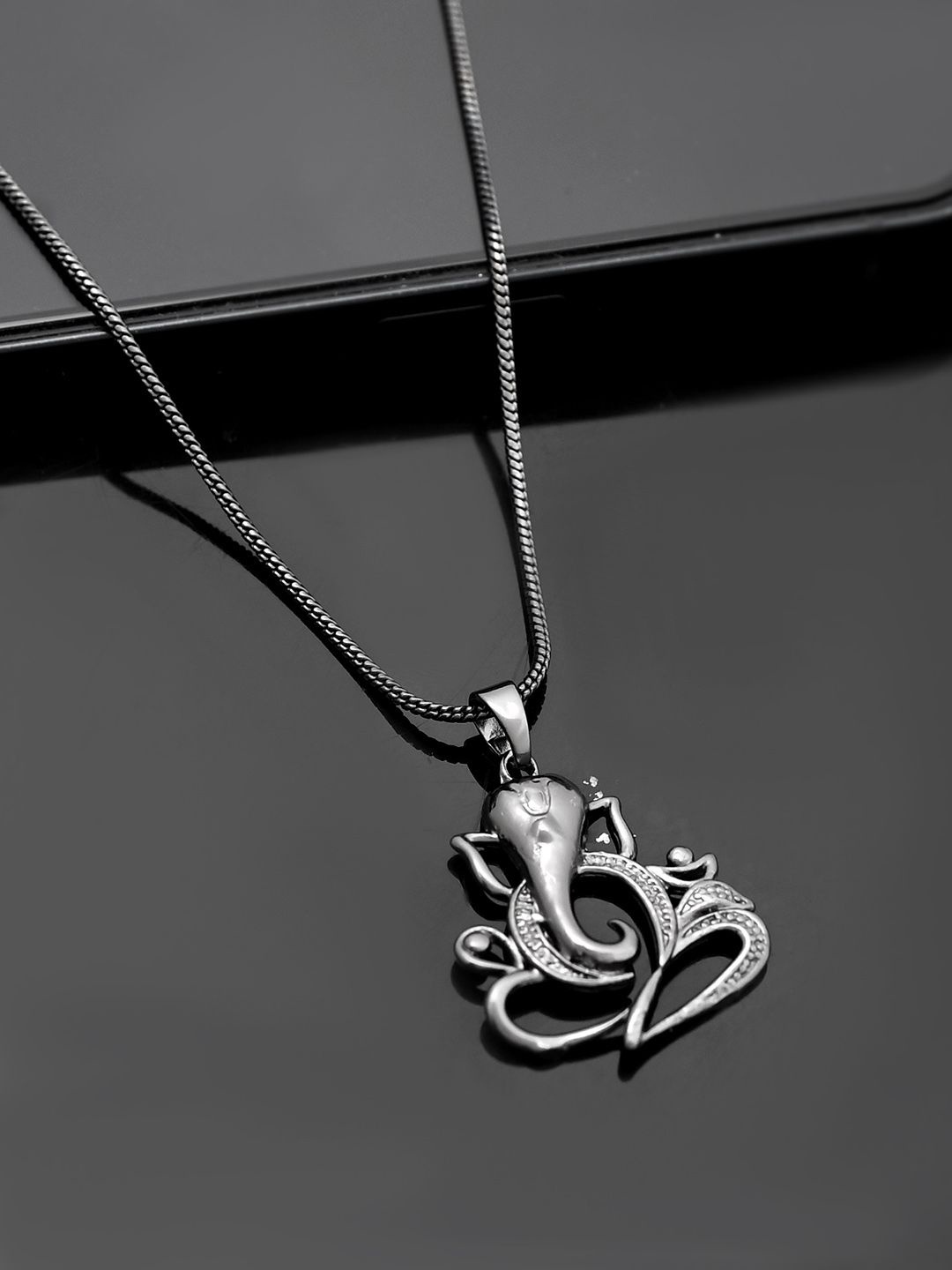 

Voylla Men Rhodium Plated Lord Ganesha Pendant With Chain, Silver