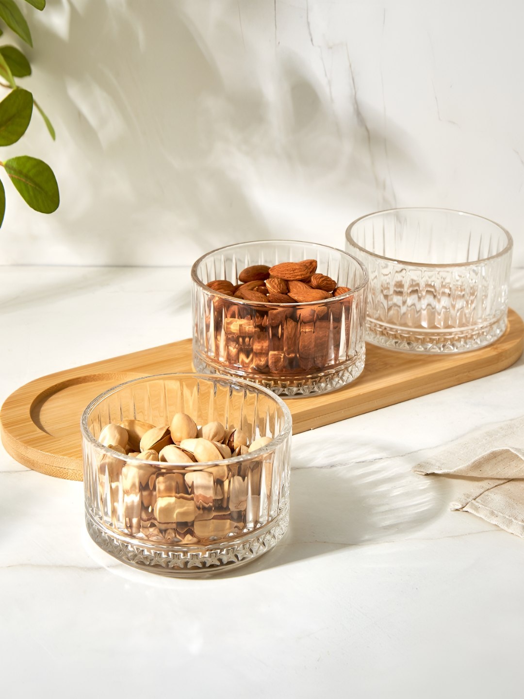 

Home Centre Vamos Louisa Transparent 3 Pieces Textured Glass Serving Bowls & Tray